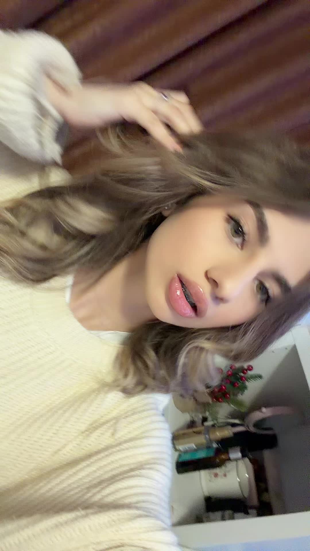 @🦦