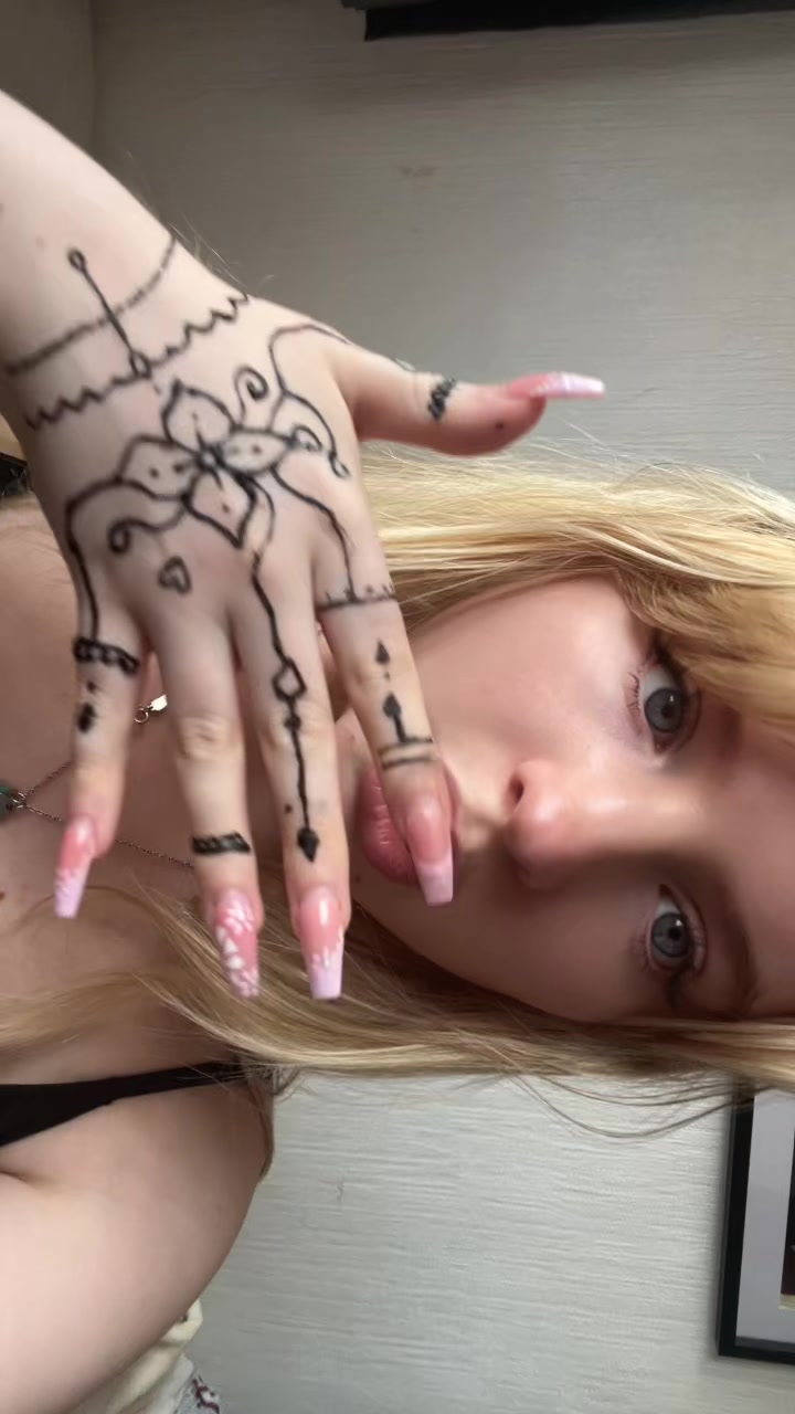 @Notchloe