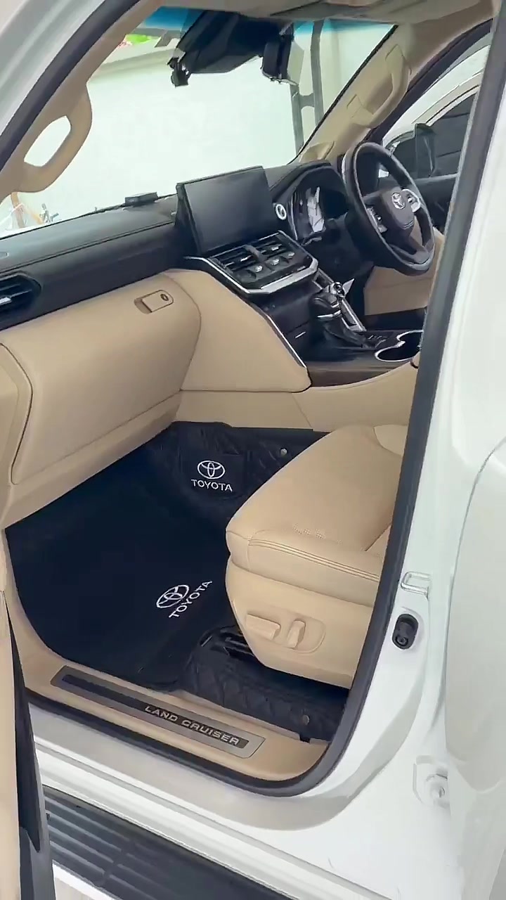@𝐓𝐎𝐊𝐘𝐎 𝐓𝐎𝐖𝐍