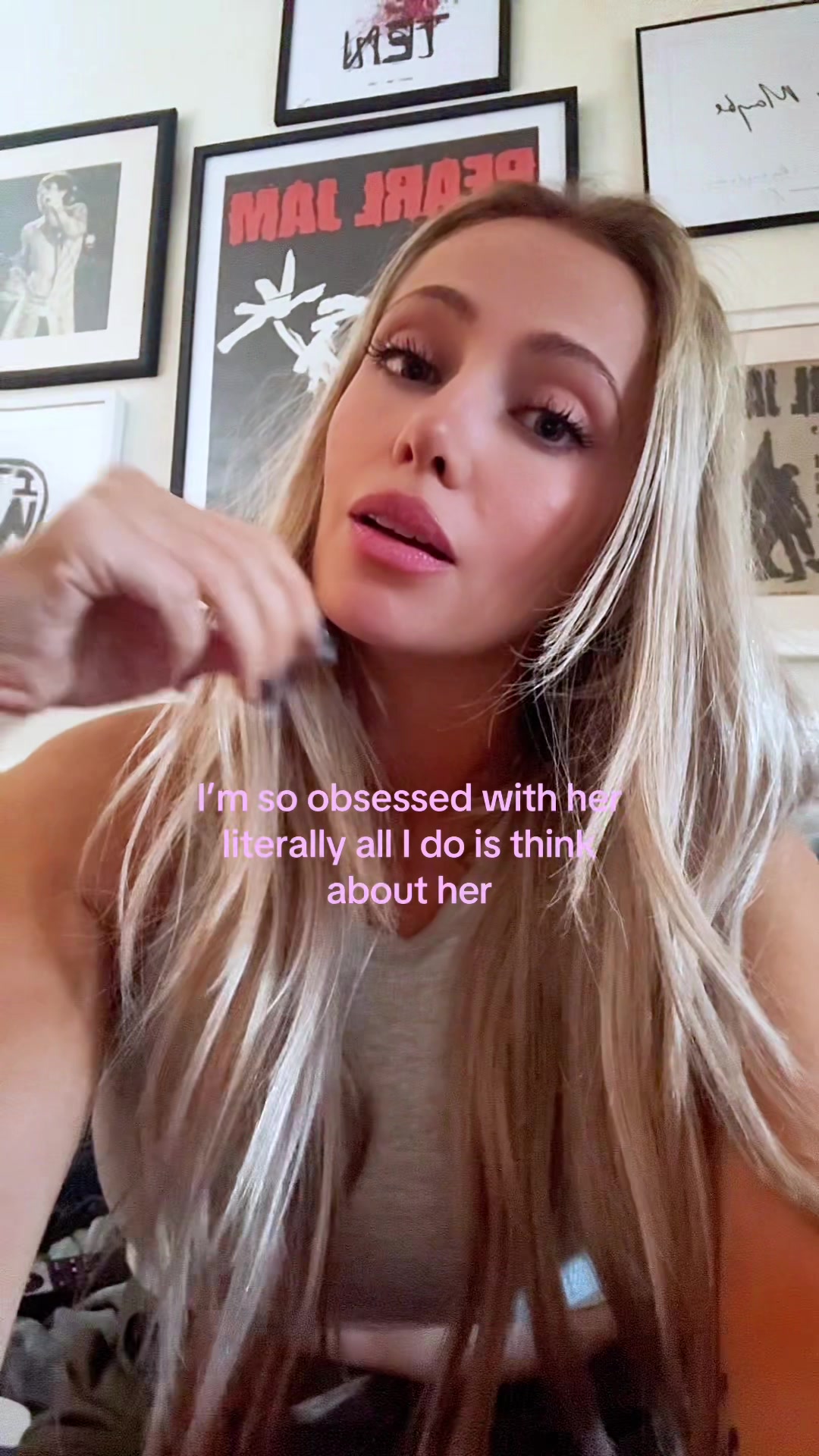 @Lisa J Evans sapphic author ⚢