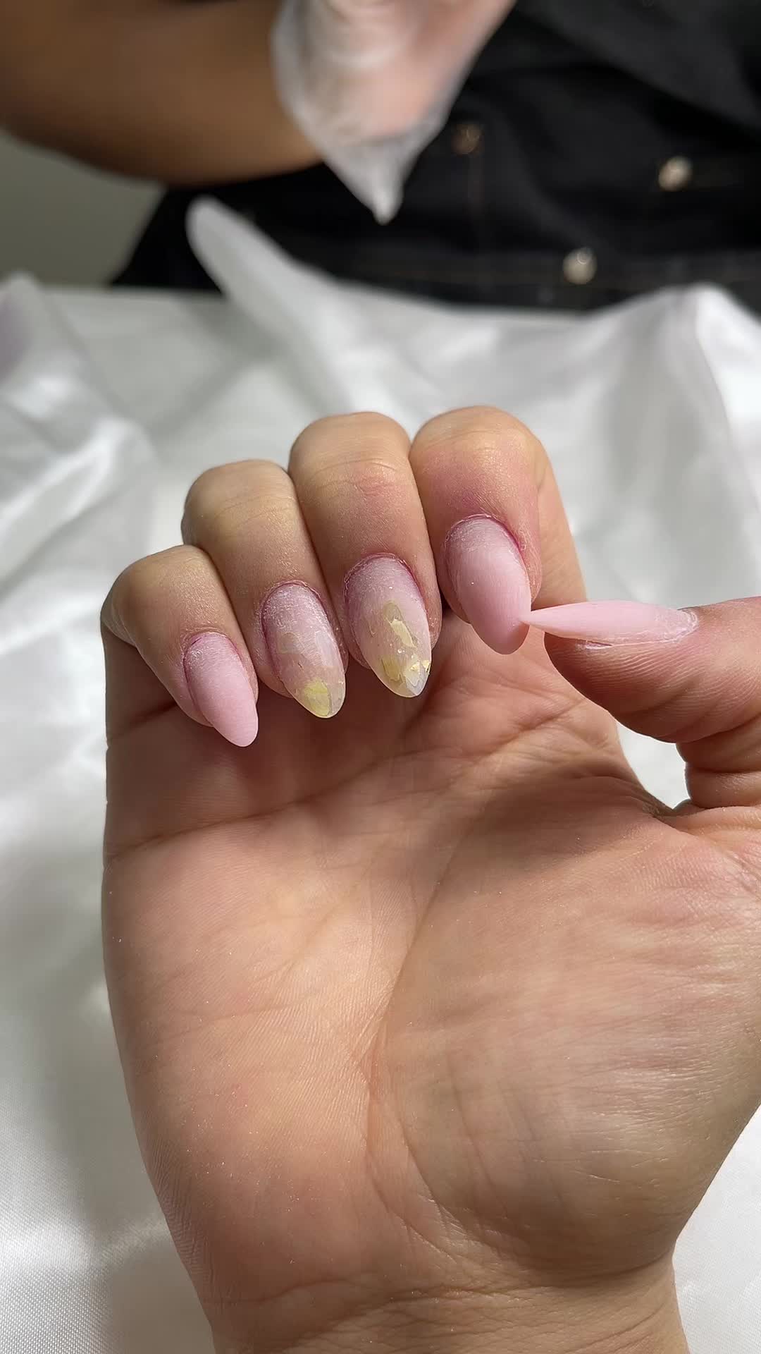 @Ari Nails