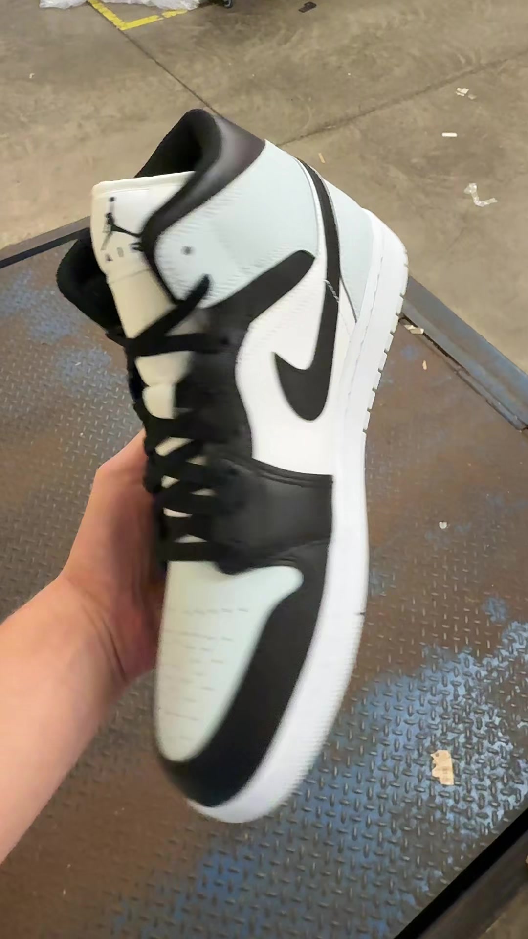 @VERIFIED SNEAKER DEALS