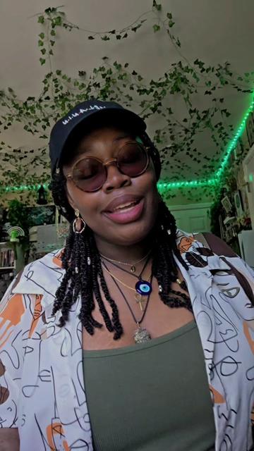 @🧚🏾Bri Le Fae 🧚🏾🌈📚🍄☕️