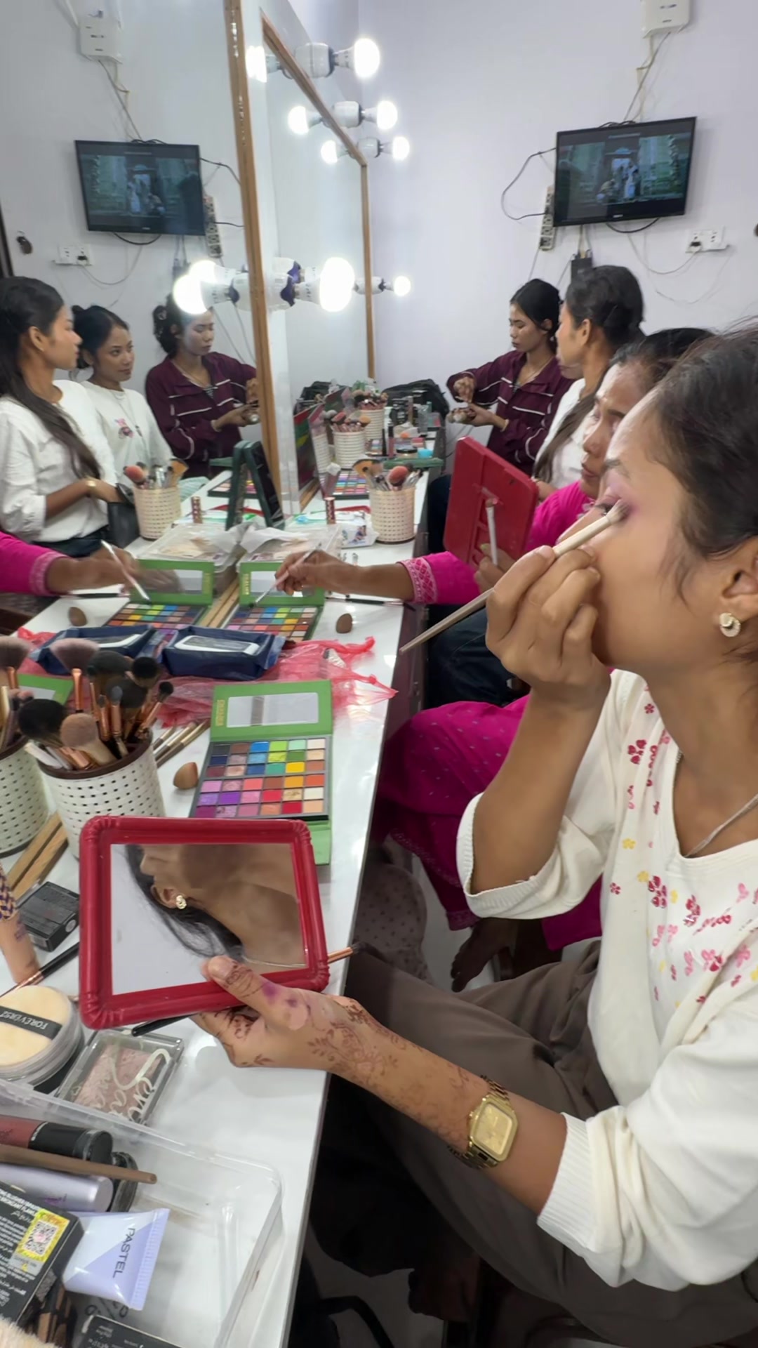 @Ramila's makeup studio ✝️