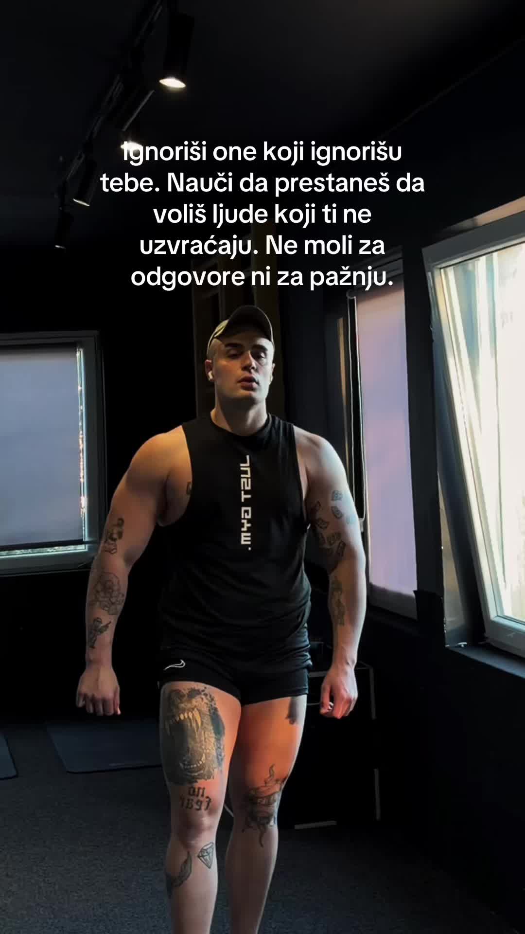 @V U K