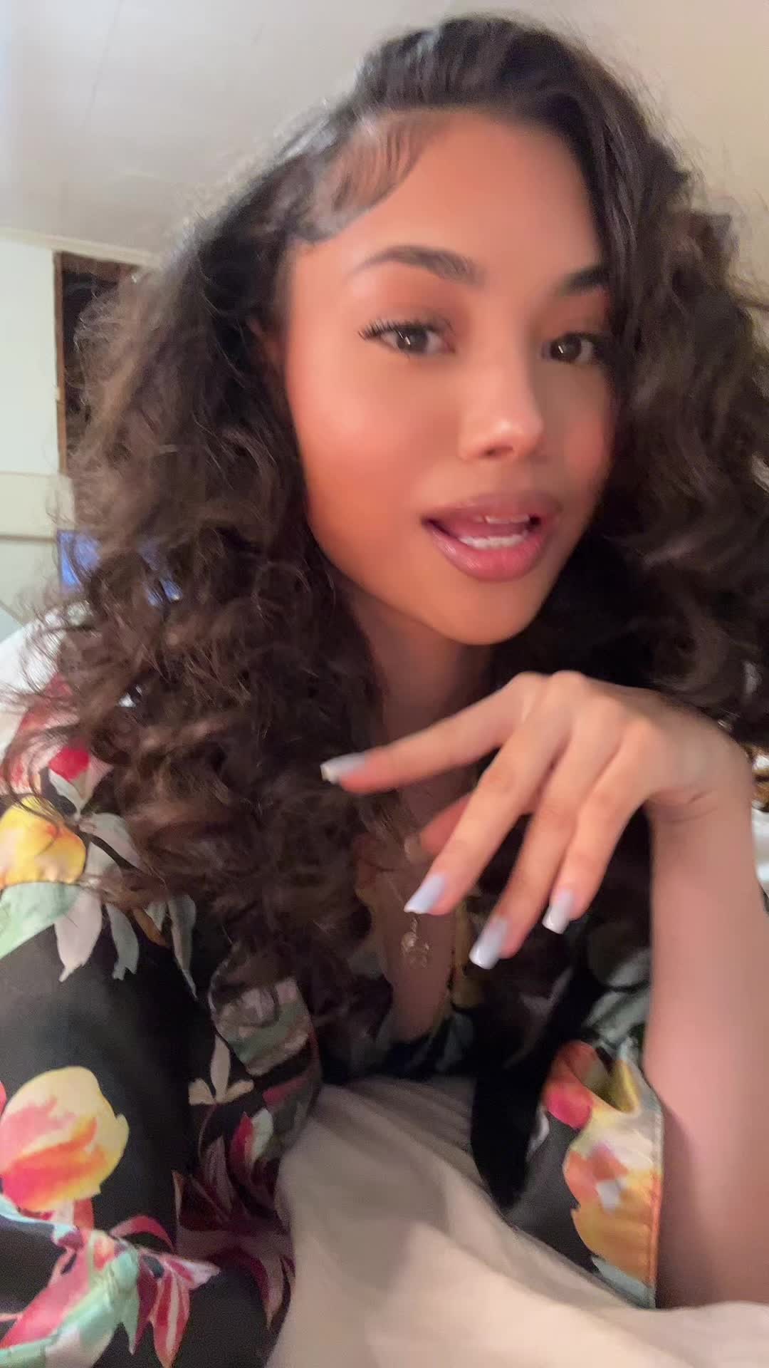 @Naomi🤍
