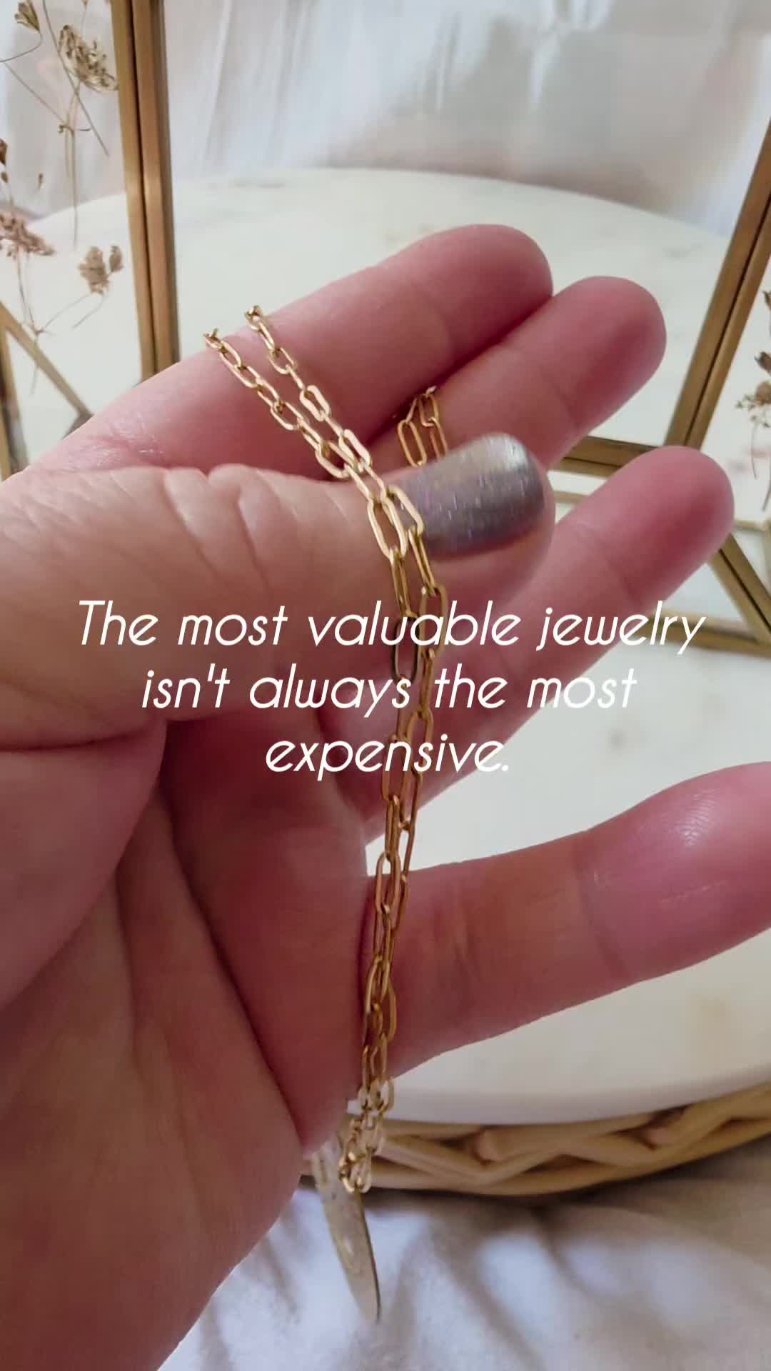 @Augustembersdesigns