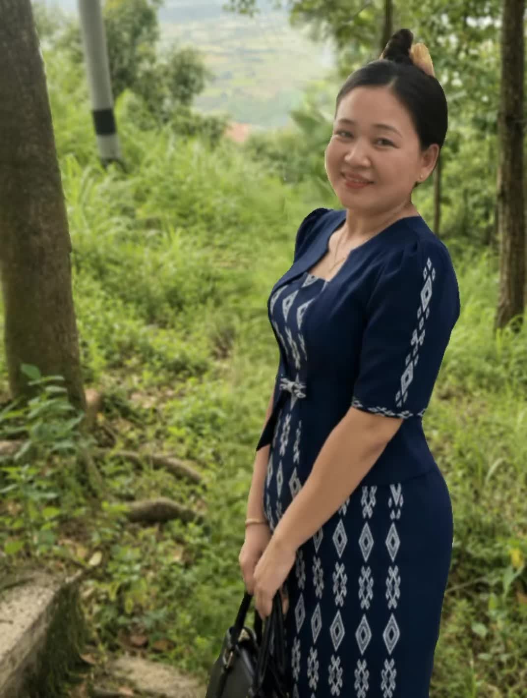 @Designer Thin Moe Aung(အလှဘဏ်)