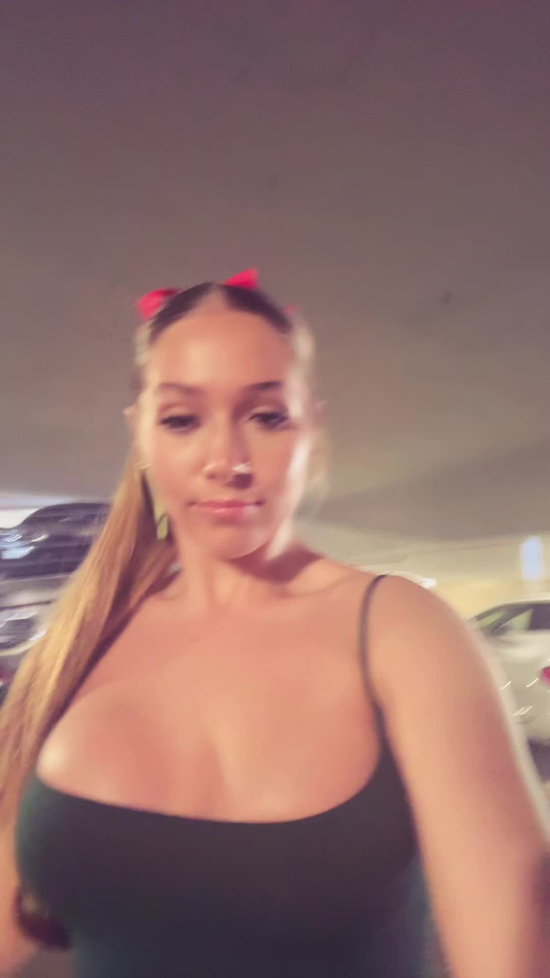 @👸🏼