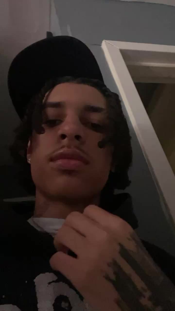 @Ilovelightskinswithbfs