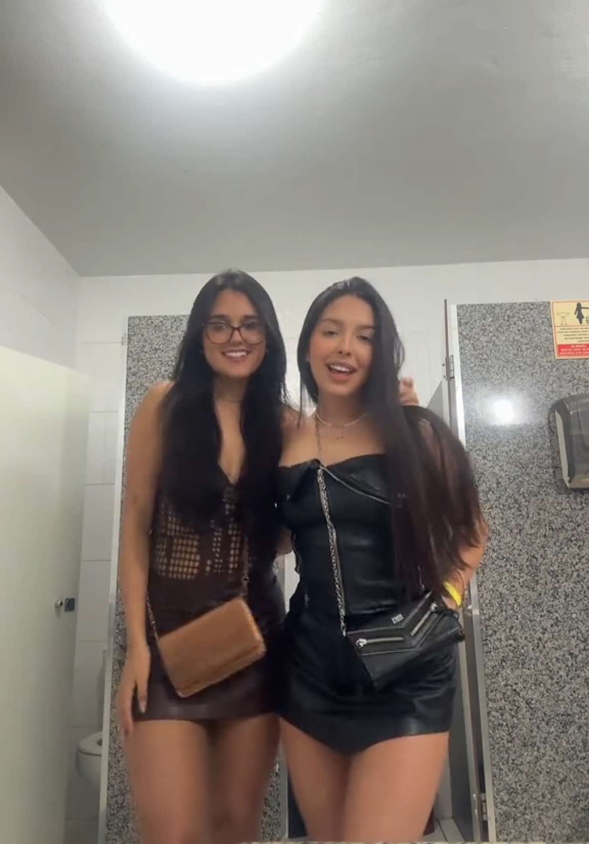 @Ana Laura