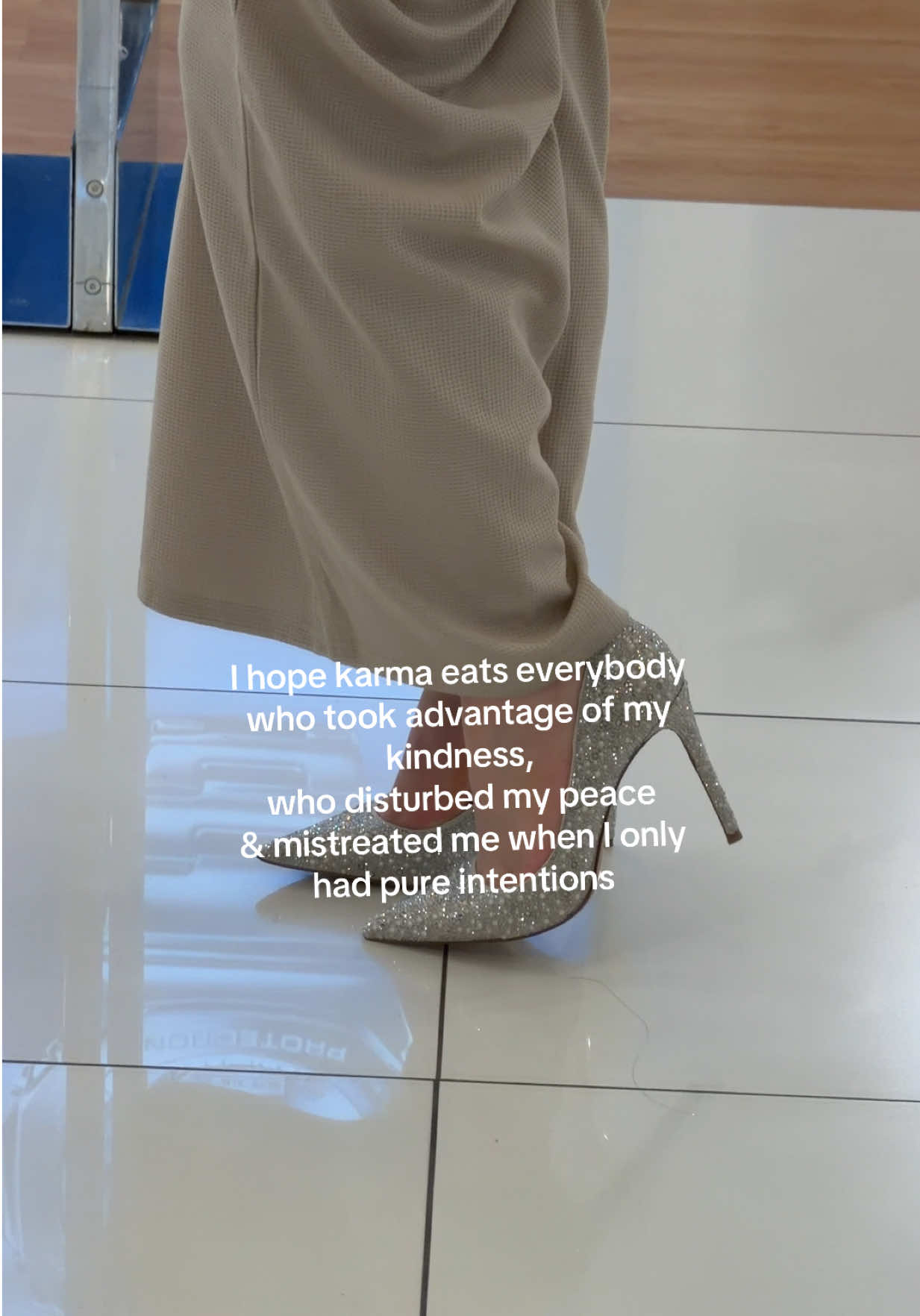 @reveloria