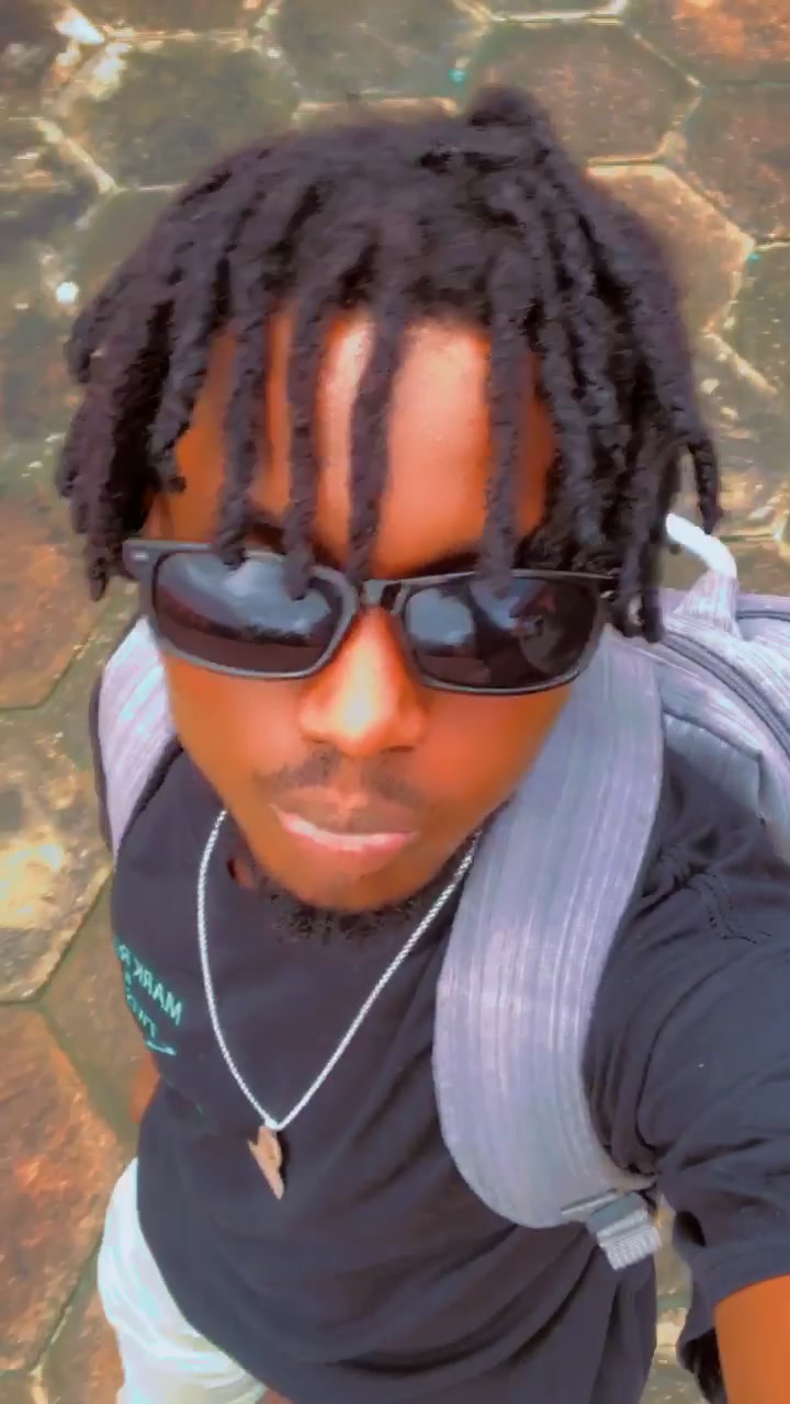 @Lil ๐ต pounds