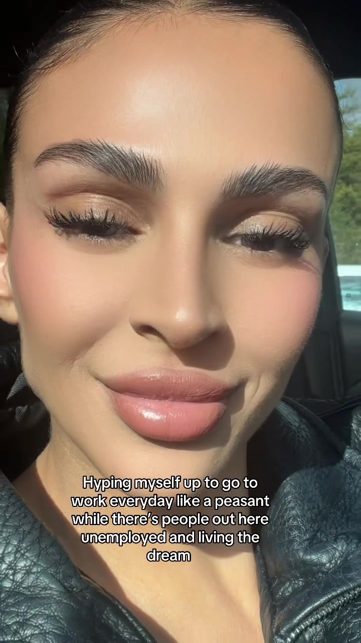 @nikkisarantos