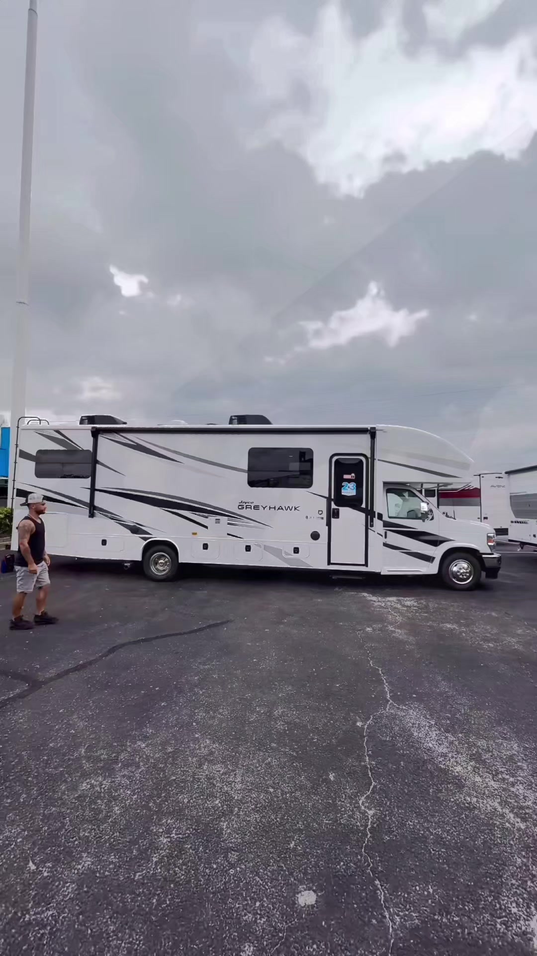 @Caravan & RV World 🚐