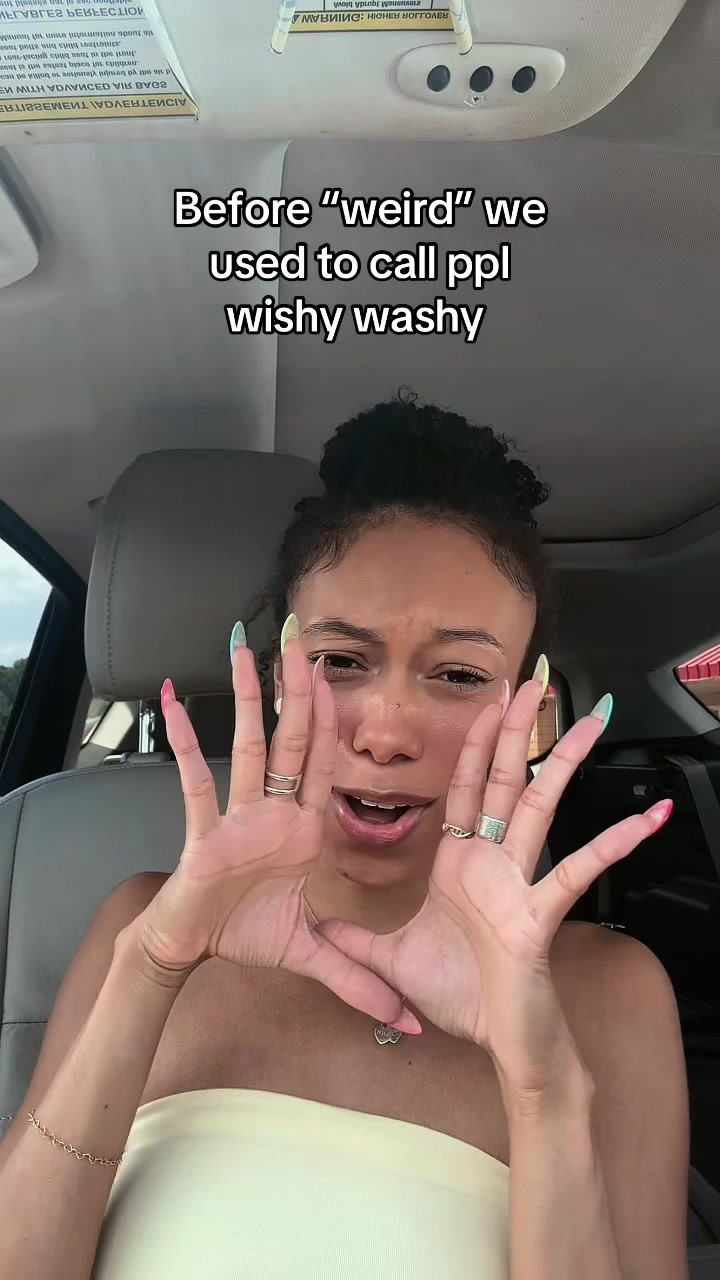 @AYSIA NICOLE