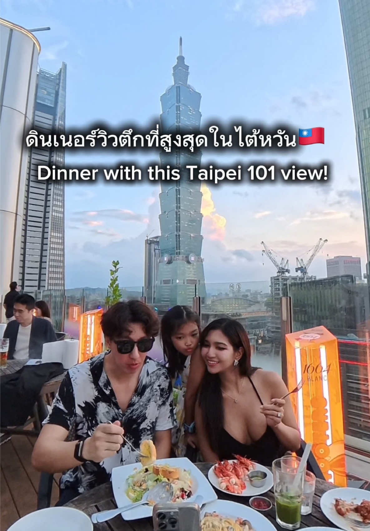 @kim.and.chris 🇹🇭🇺🇸