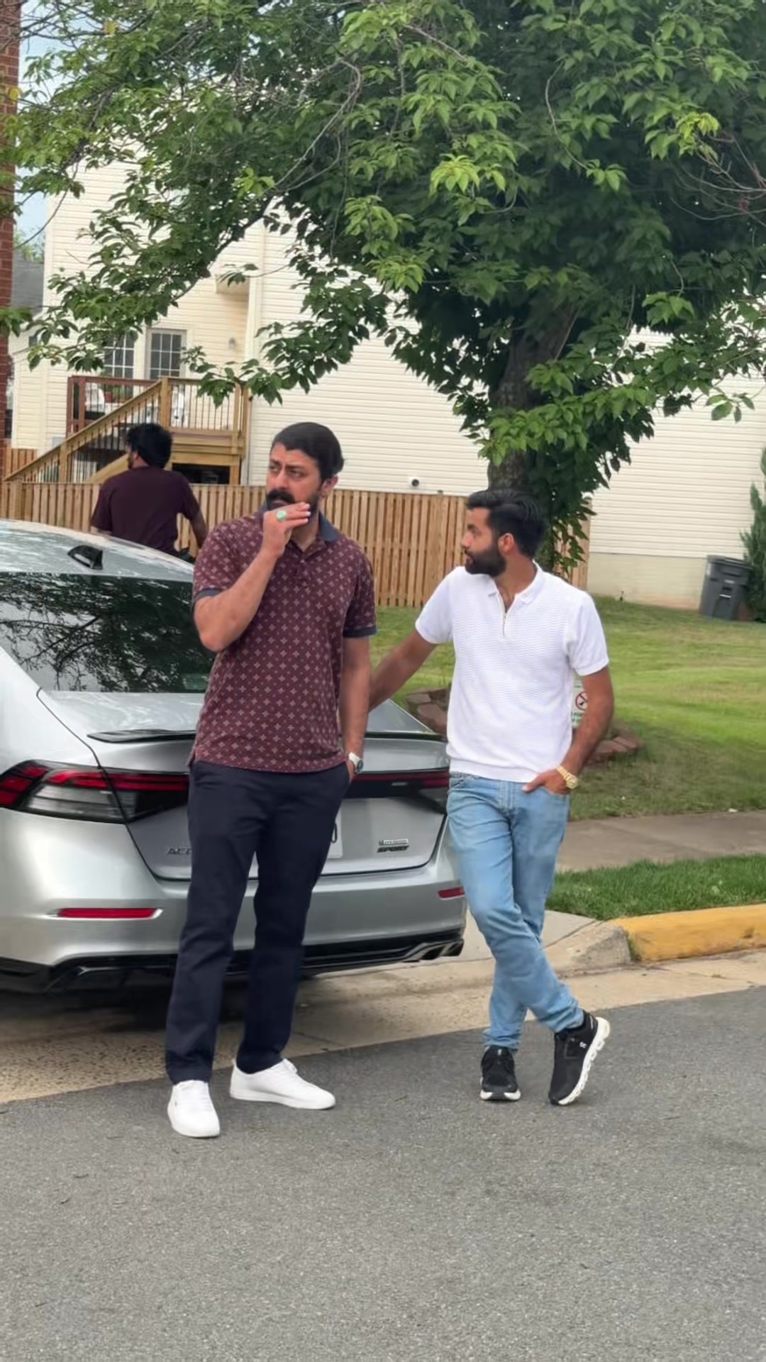 @Ali Malhi 10 🇺🇸🇵🇰