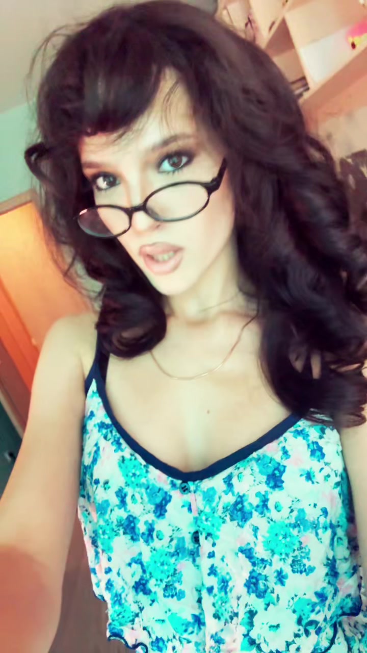 @playgirll