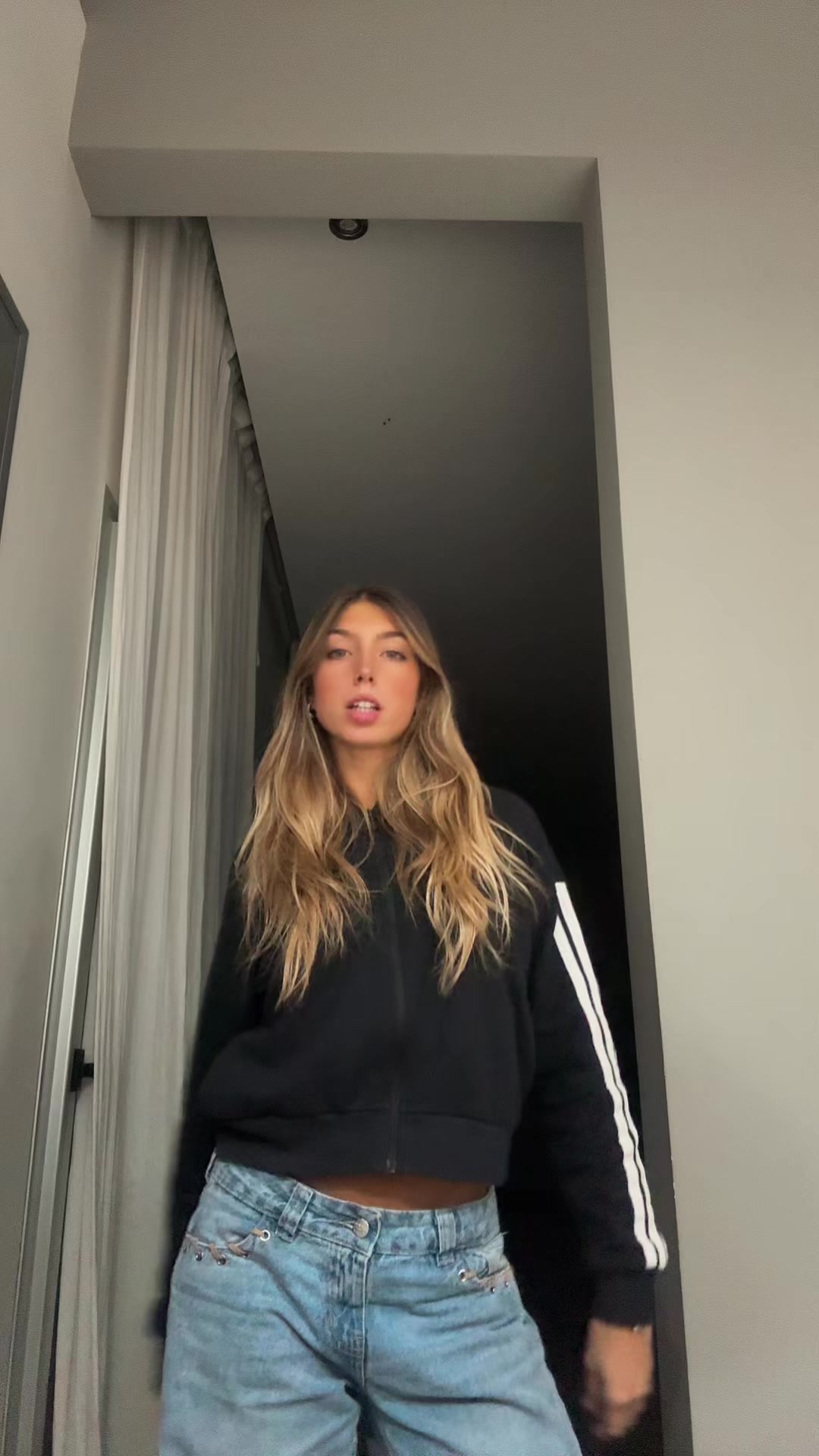 @Abru_