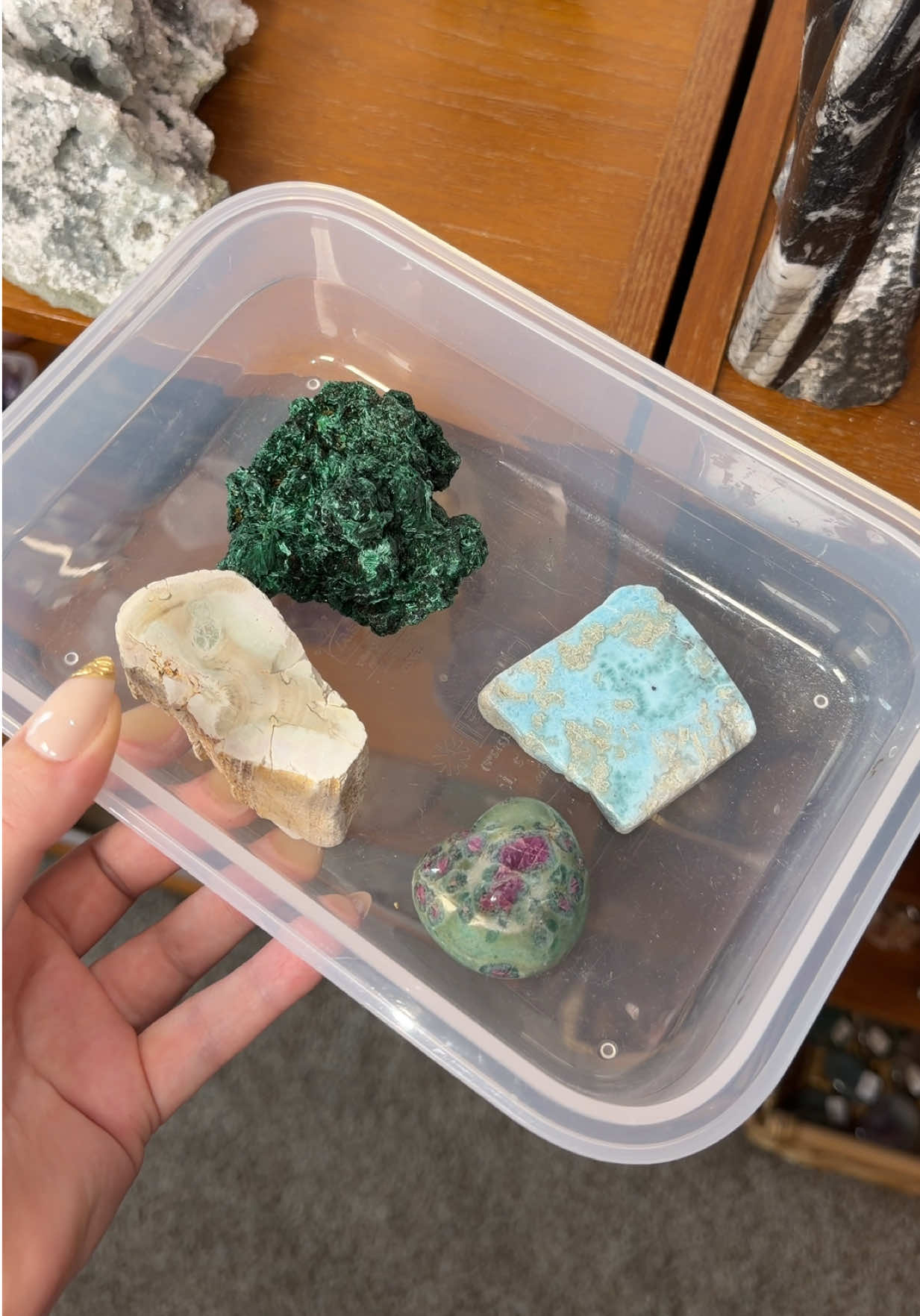 @beautiful aura crystals
