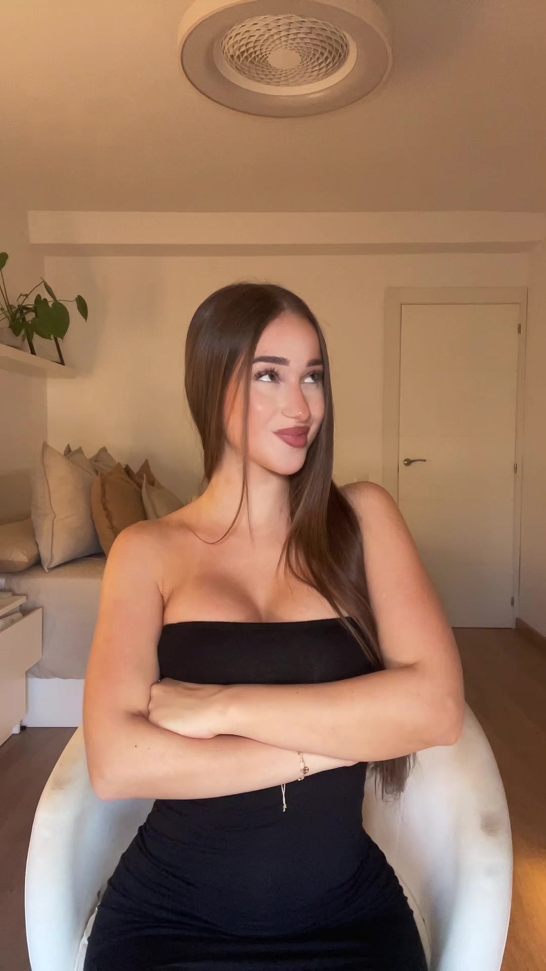 @helenaanguloo