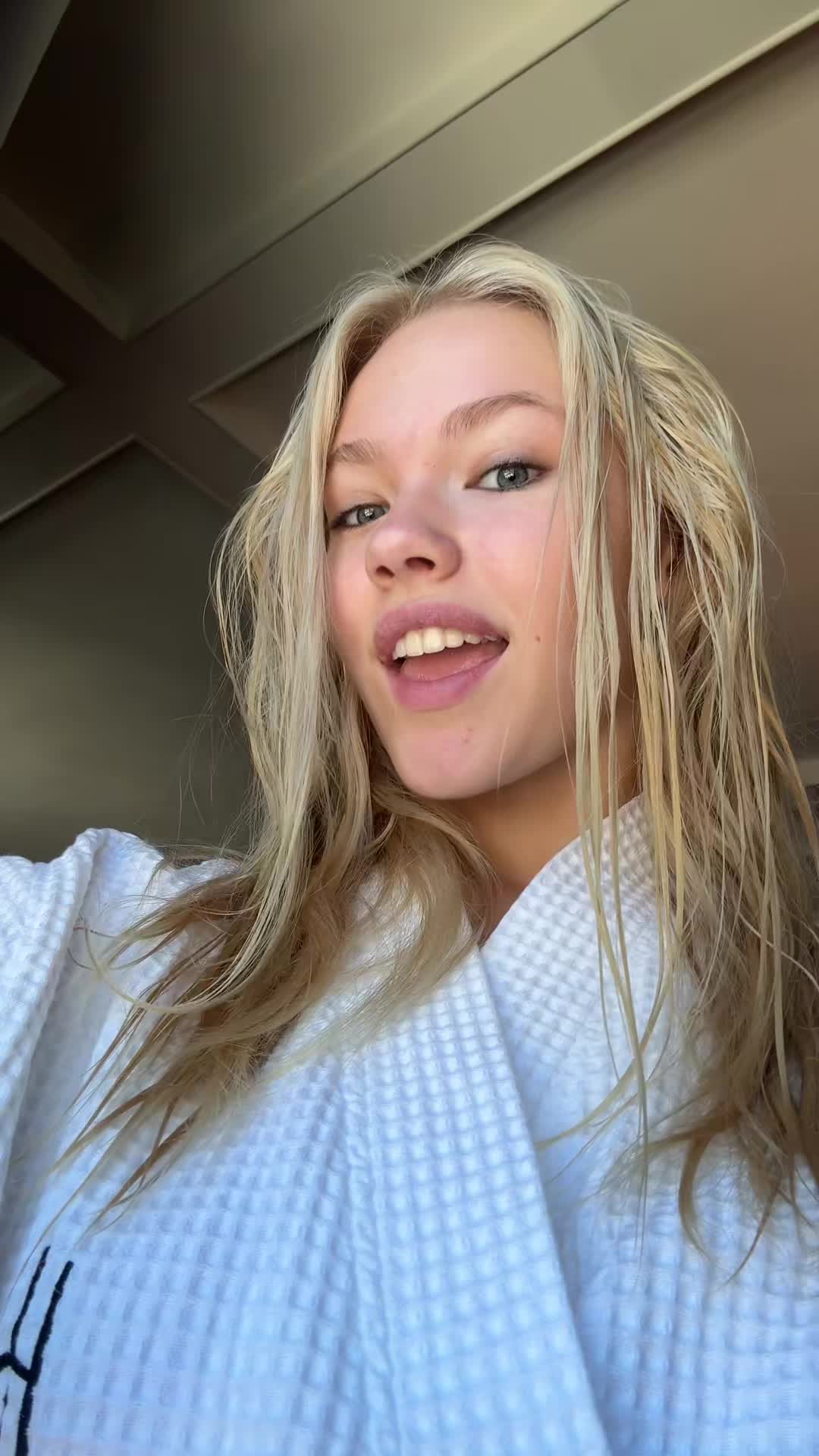 @🎀𝓔𝓶𝓶𝓪𝓵𝓮𝓮🎀