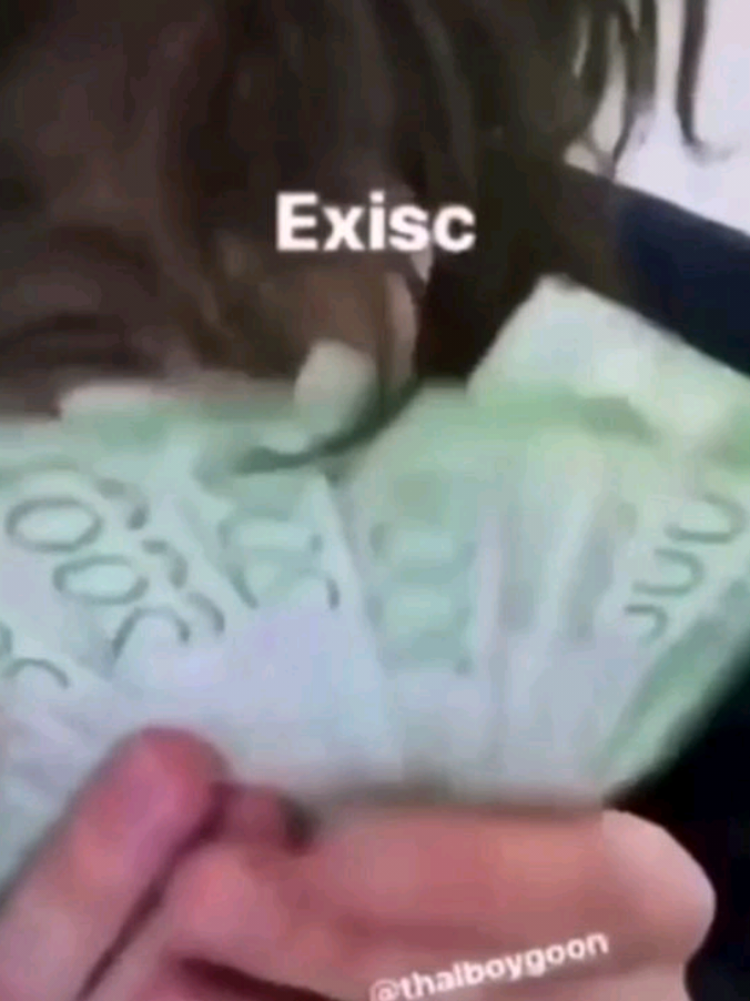 @,,>﹏<,,