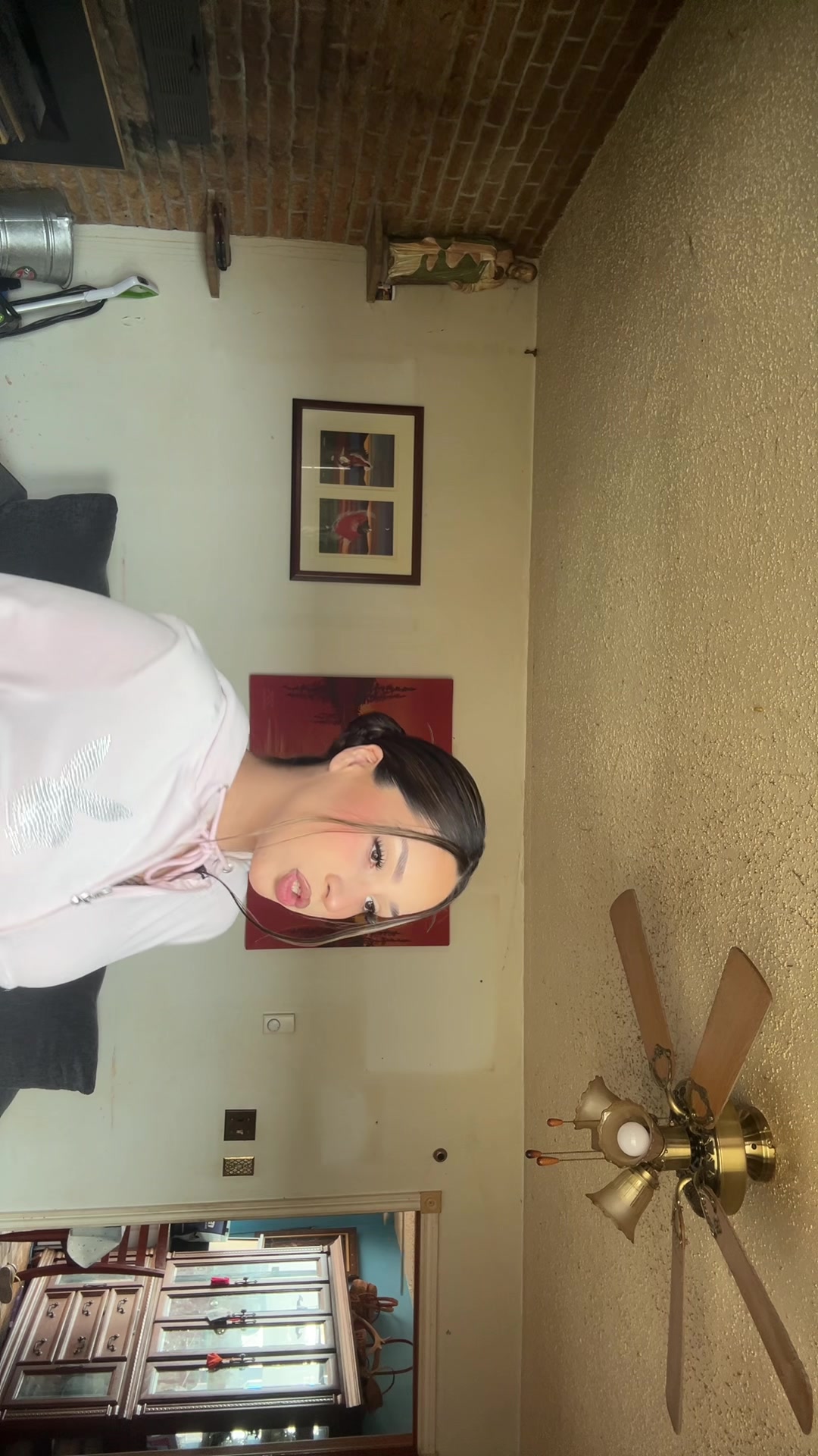 @Bella