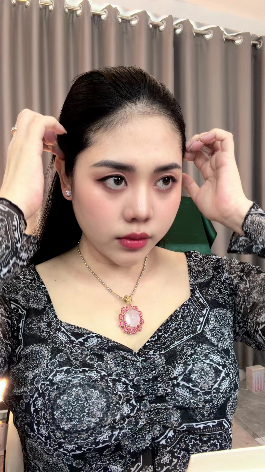 @Khin Hlwan