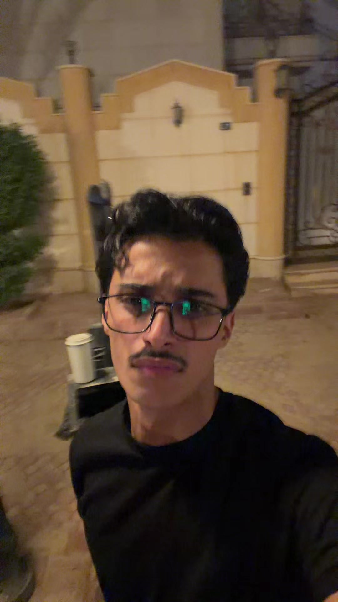 @AZIZ 📸