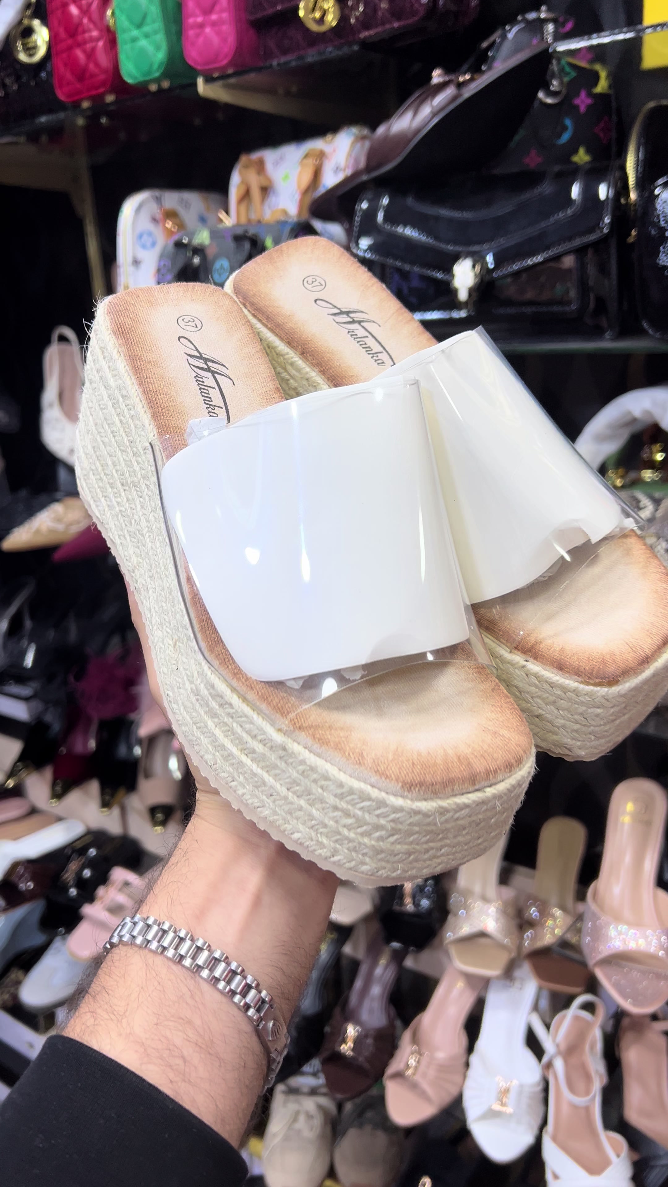 @SHOES AVENUE
