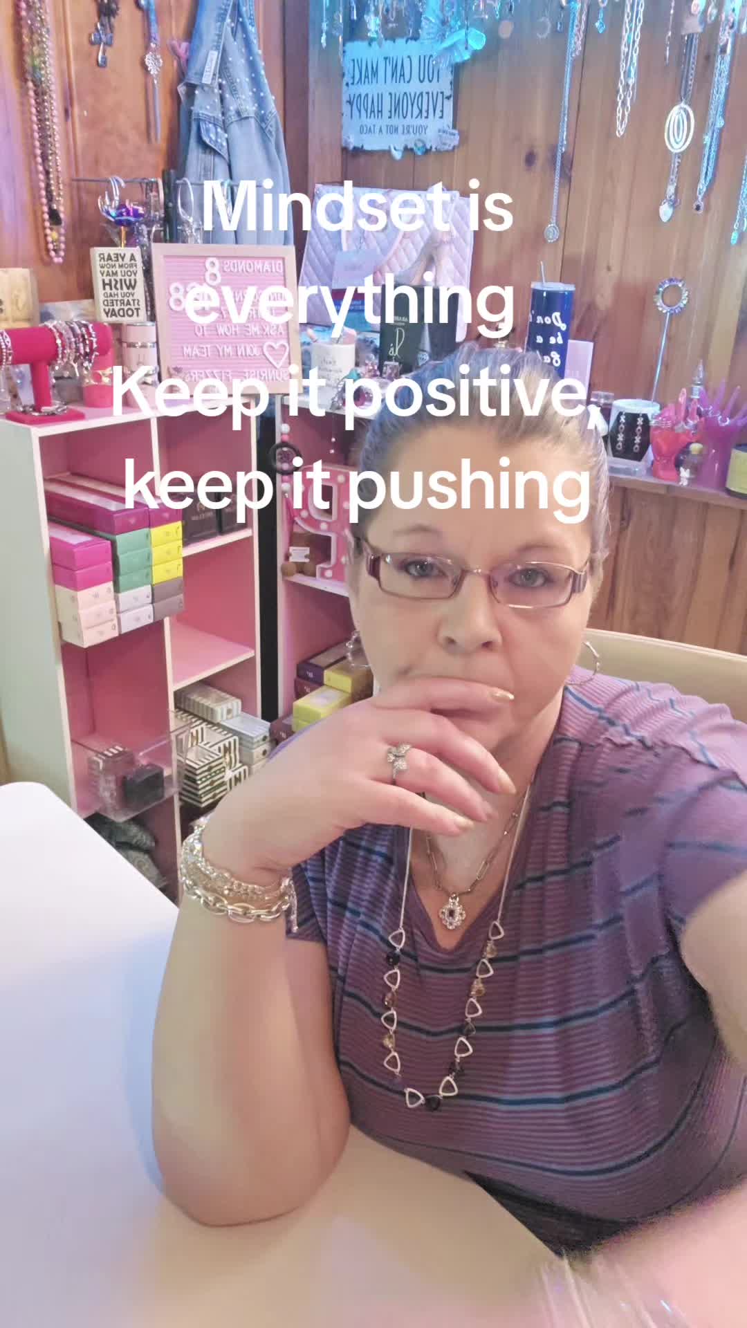 @BoyMomFizzySunrise 💞