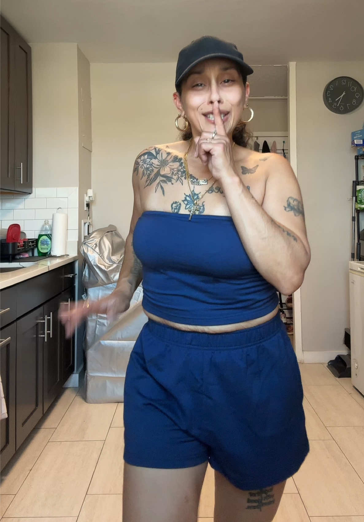 @momof4