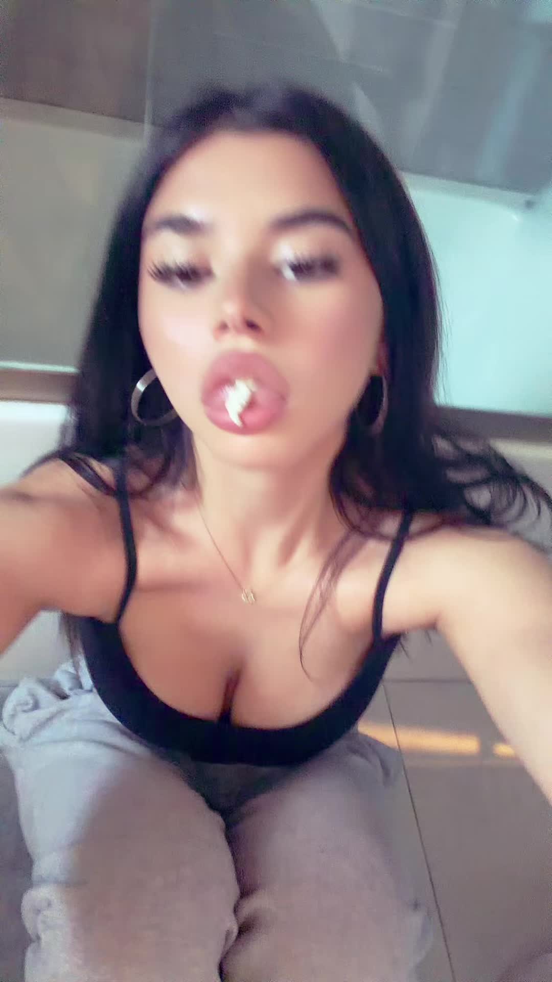 @ZOE SCHWARTZ