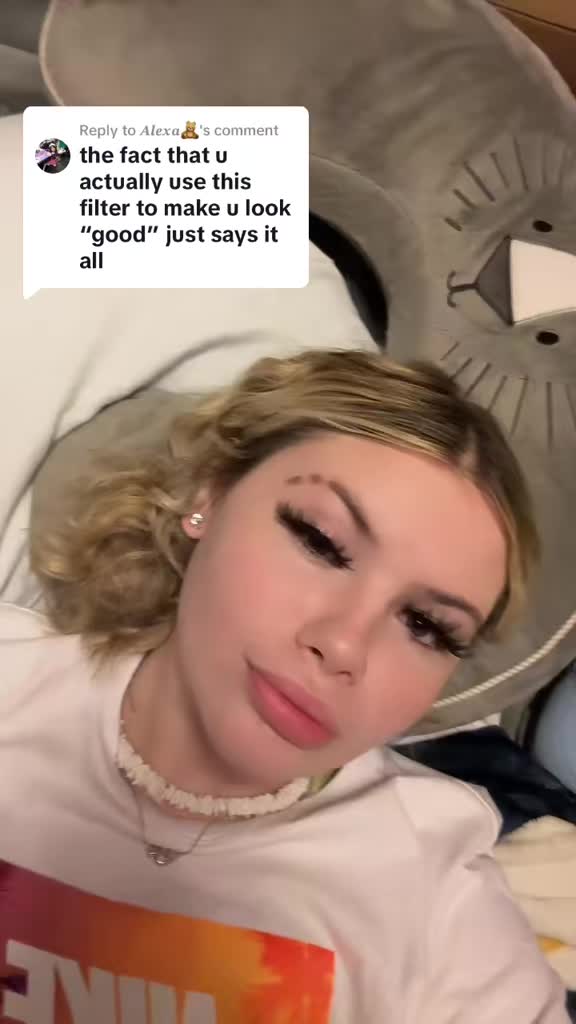 @Angel 🦋