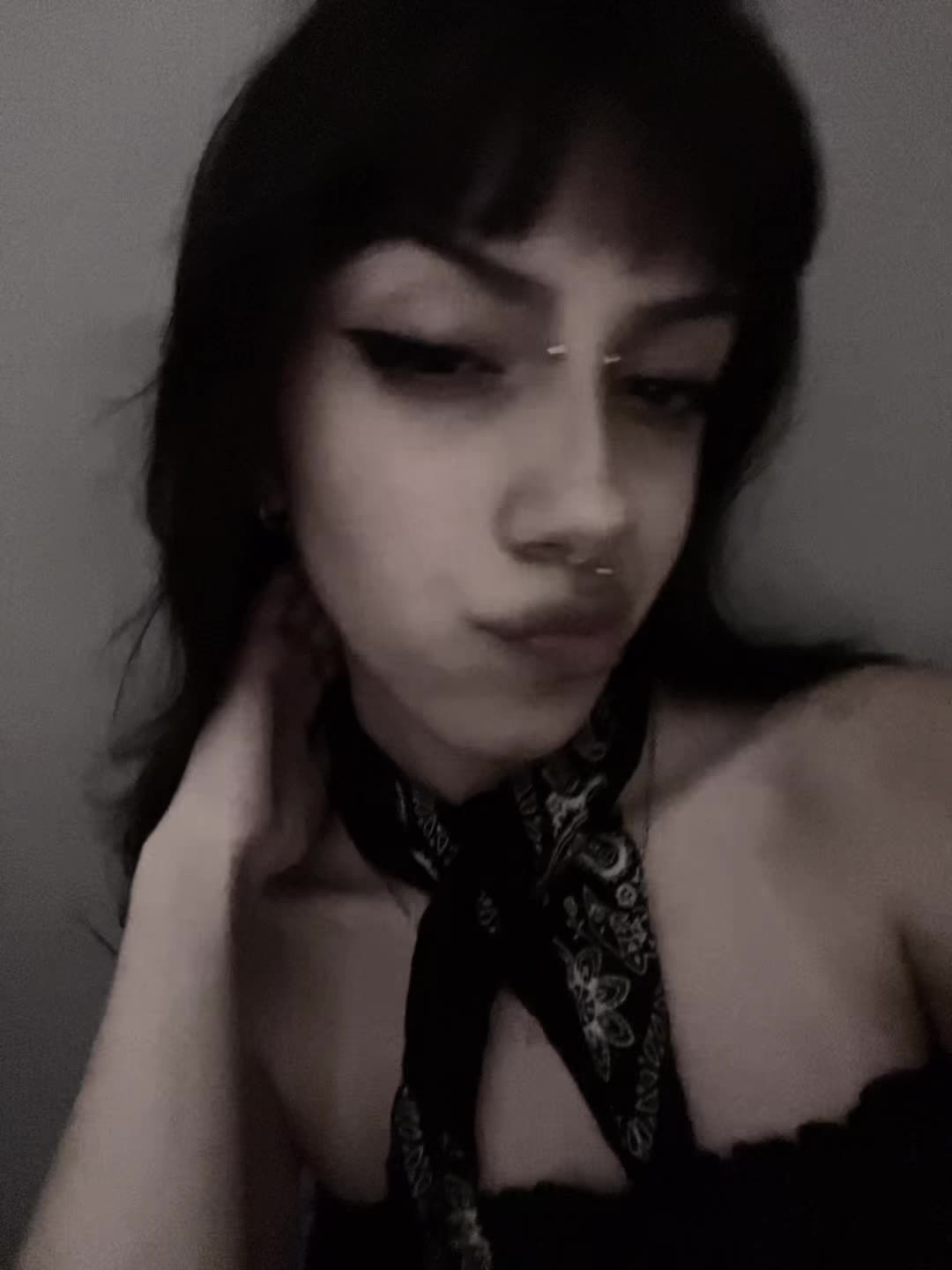 @نوژآ