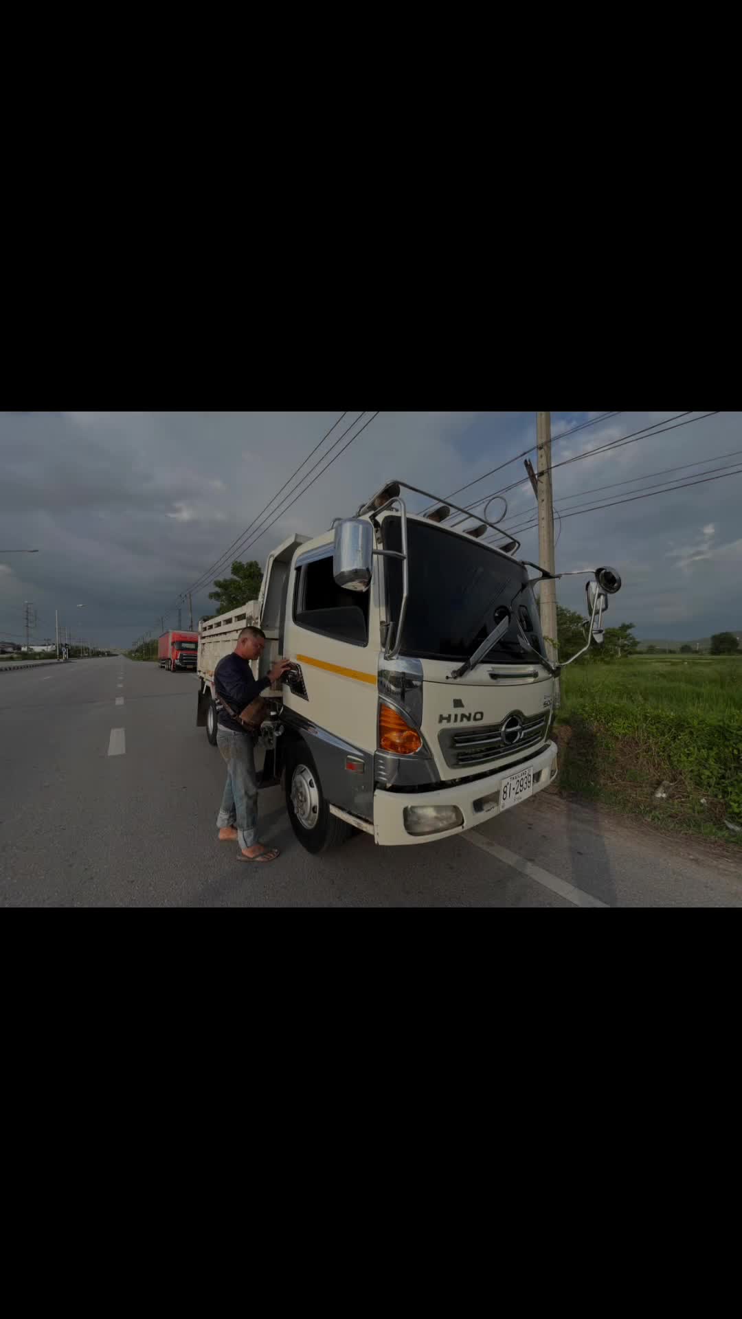 @Earth€เอิร์ธรถไถ🚜