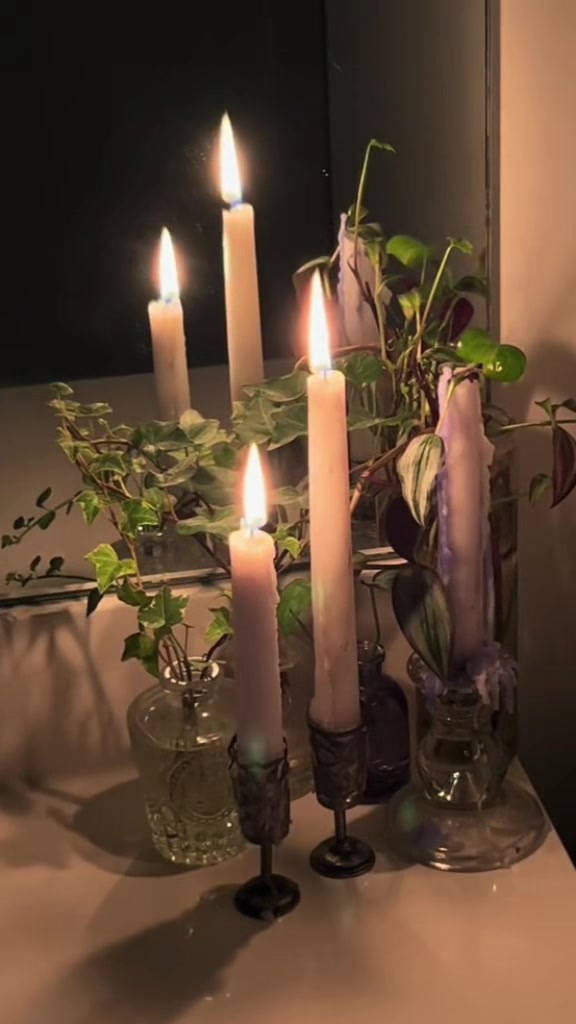 @candlecountess