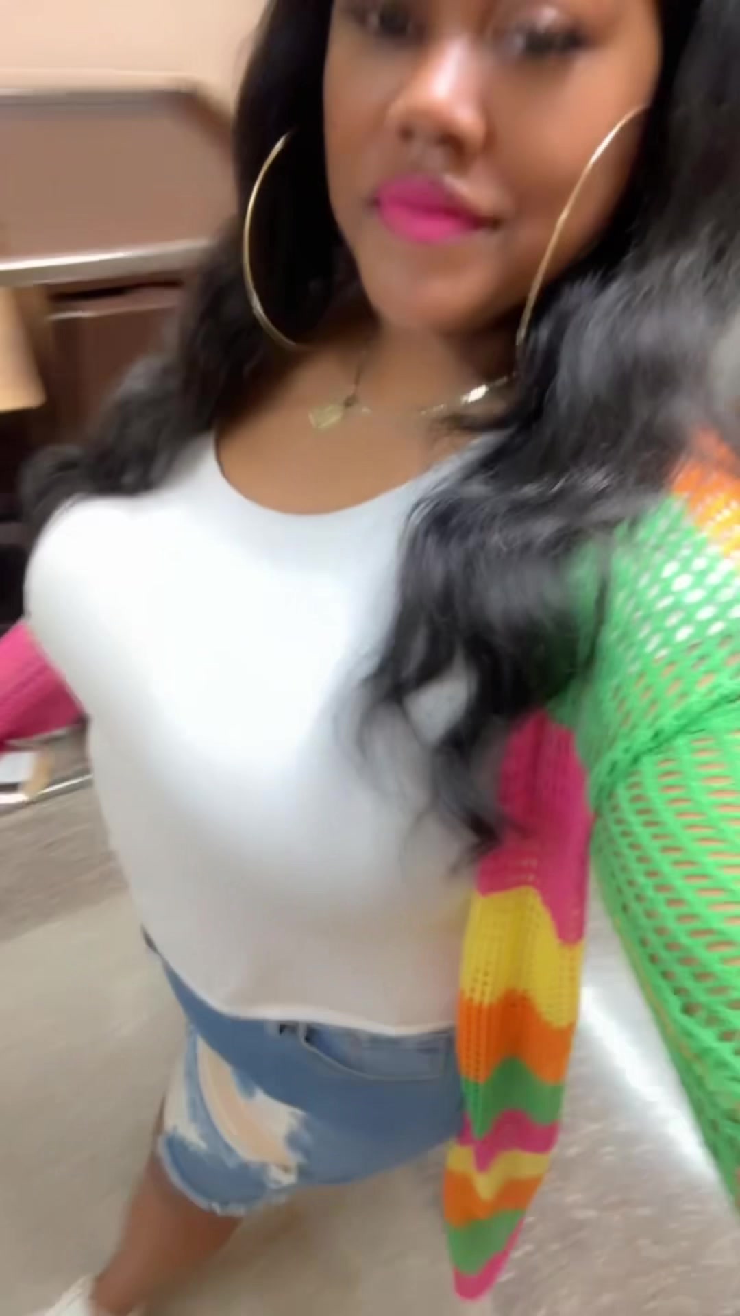 @The_Real_Lo