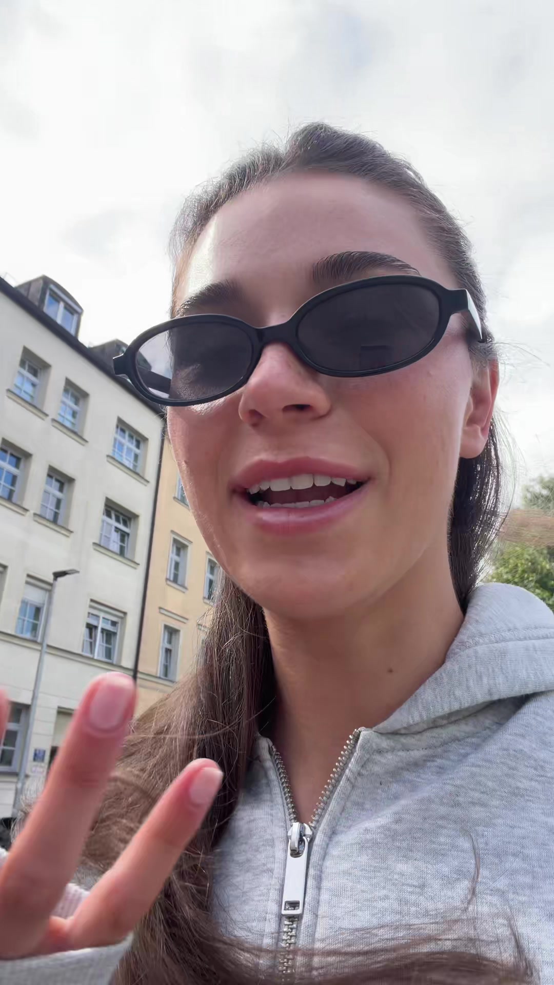 @zoe.grossmann