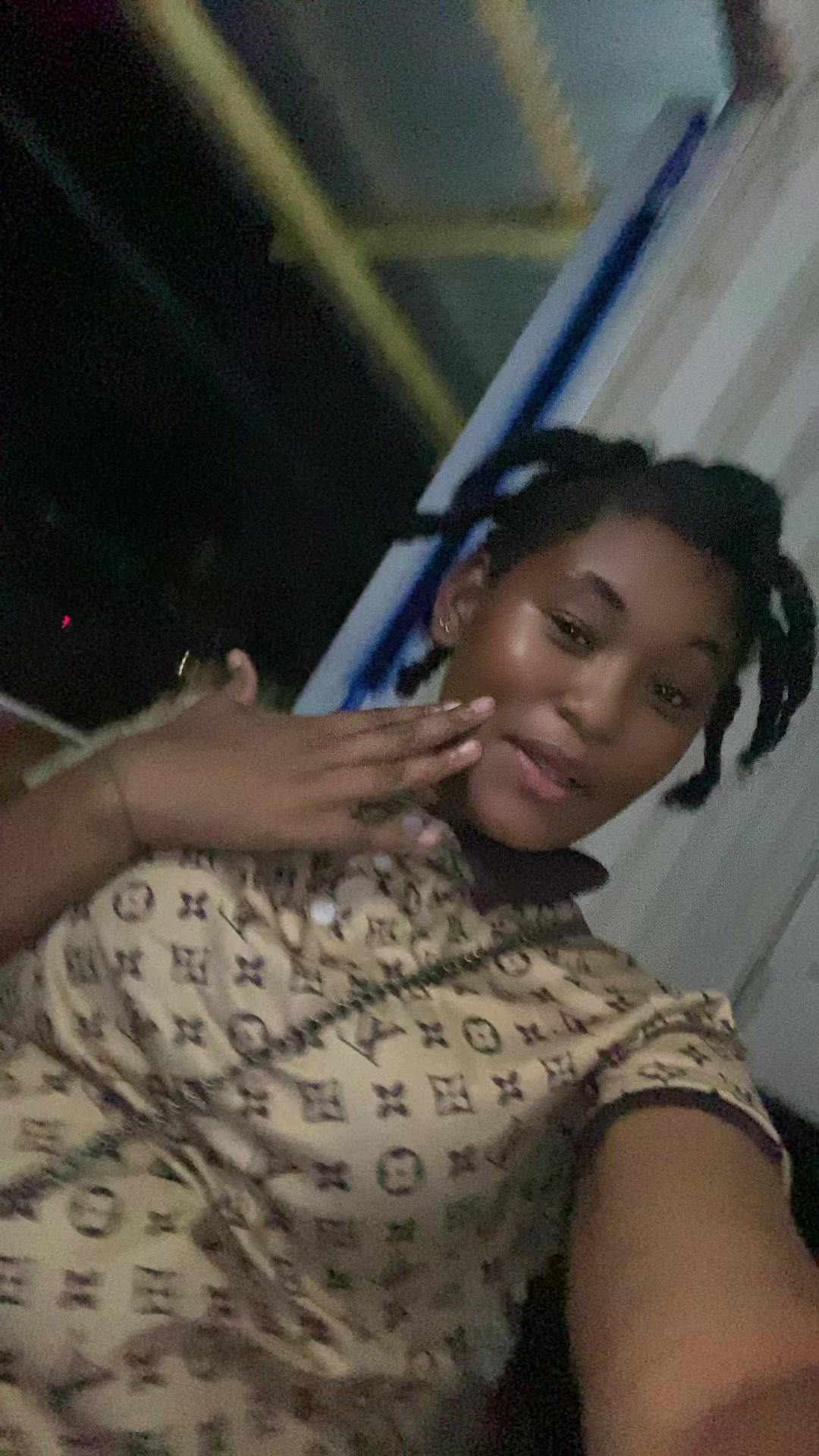 @Chinny💋👅