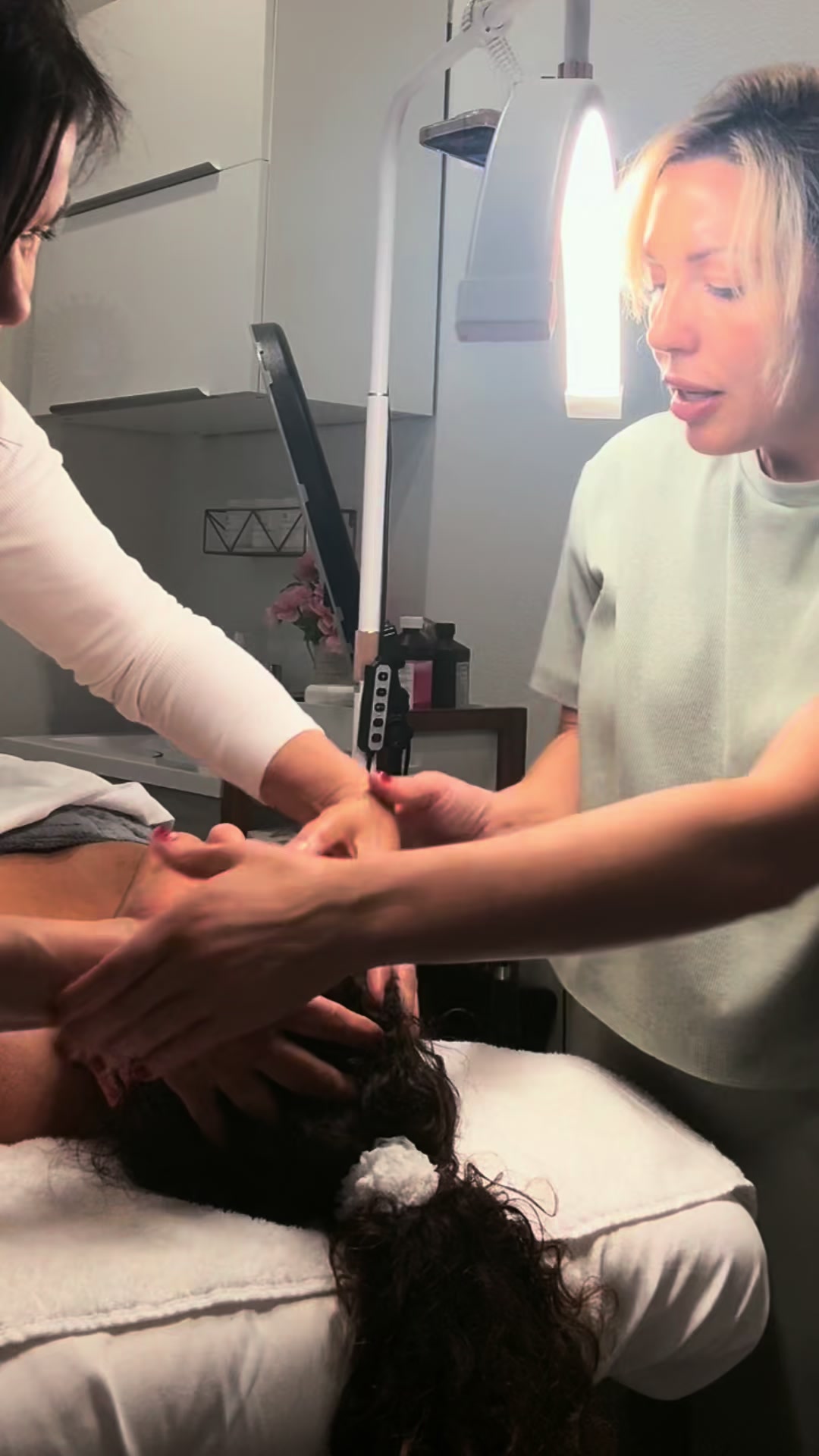 @facial.oc