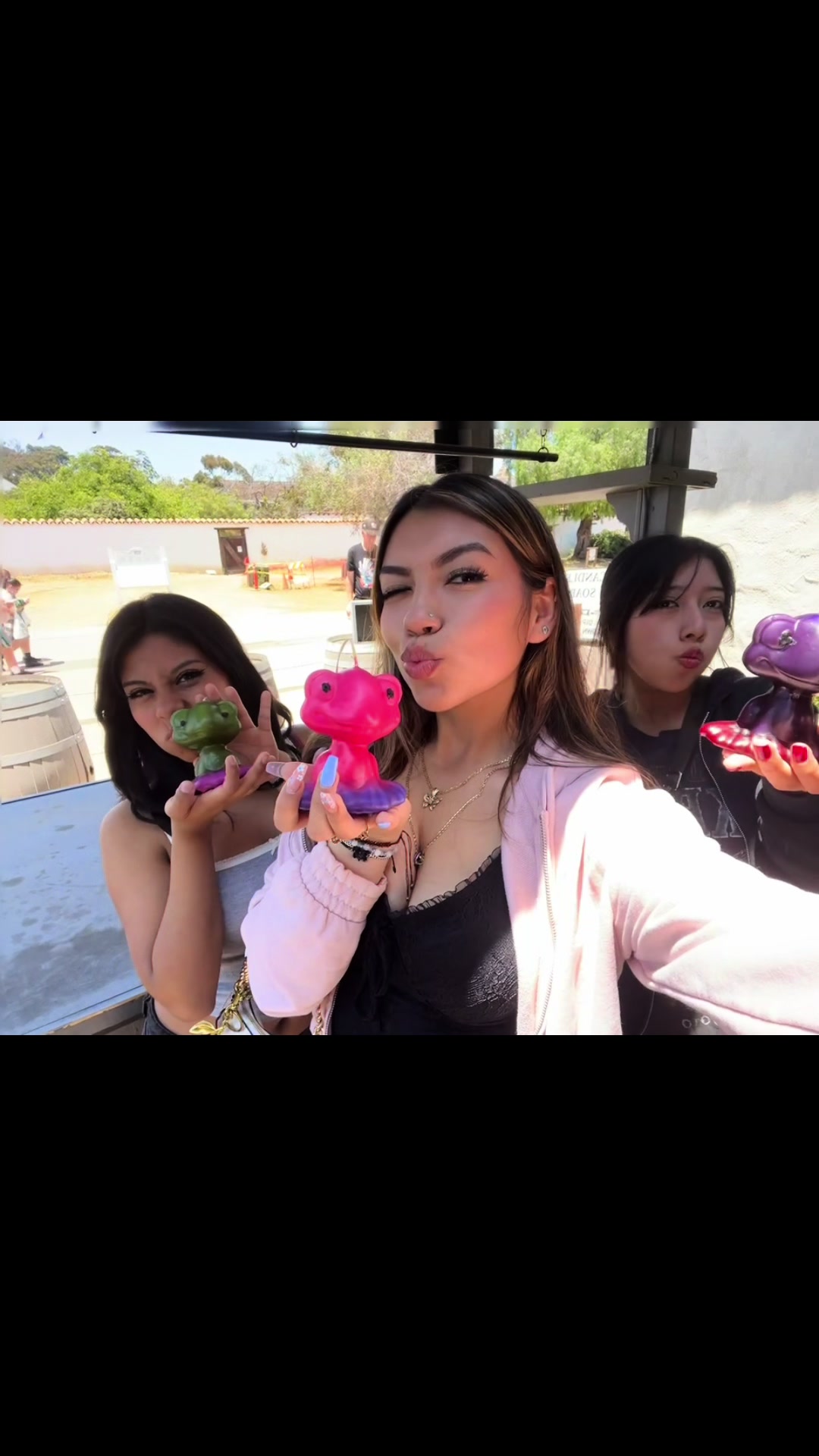 @dam.triplets