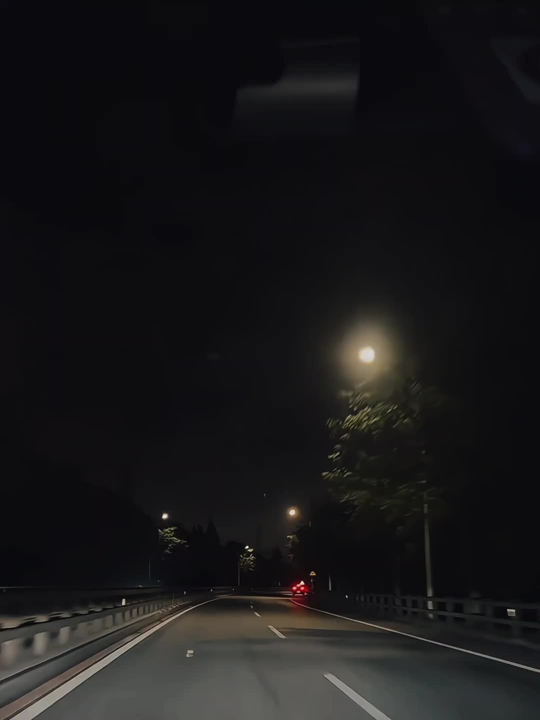 @𝗯𝘆.𝘀𝘁𝗼𝗿𝘆'𝘀𝗶𝗮🥶