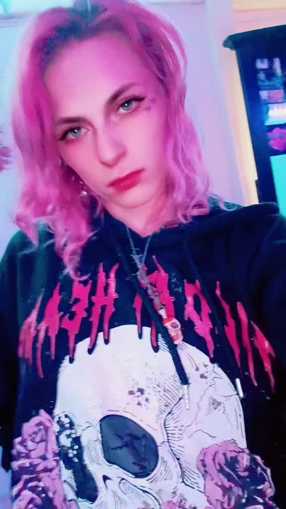 @hisqueen