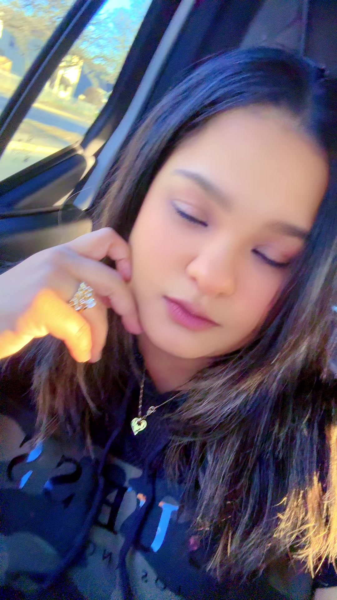 @Lis A๐ฌ๐พ๐จ๐ฆ