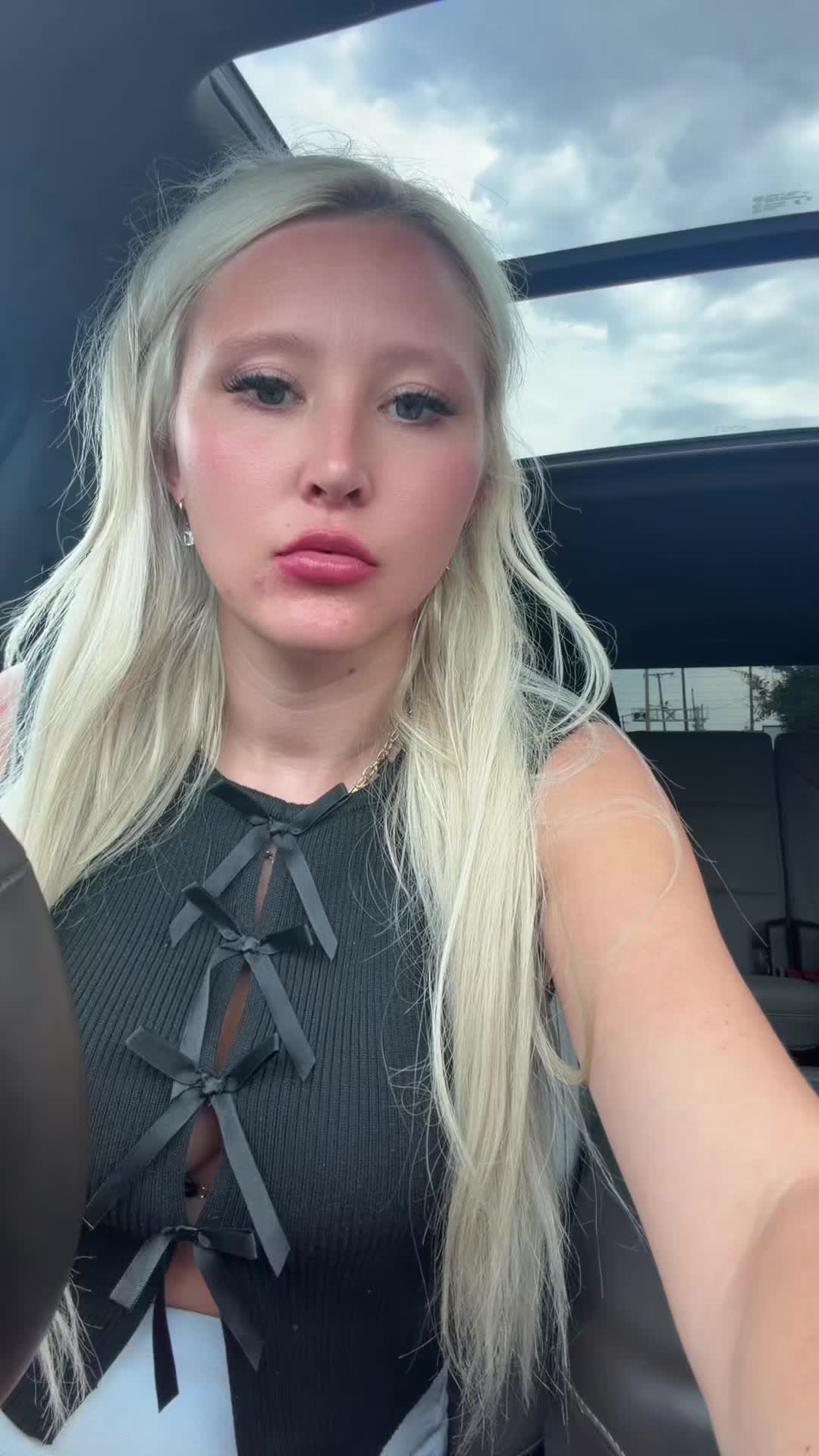 @Christian Nicole ๐
