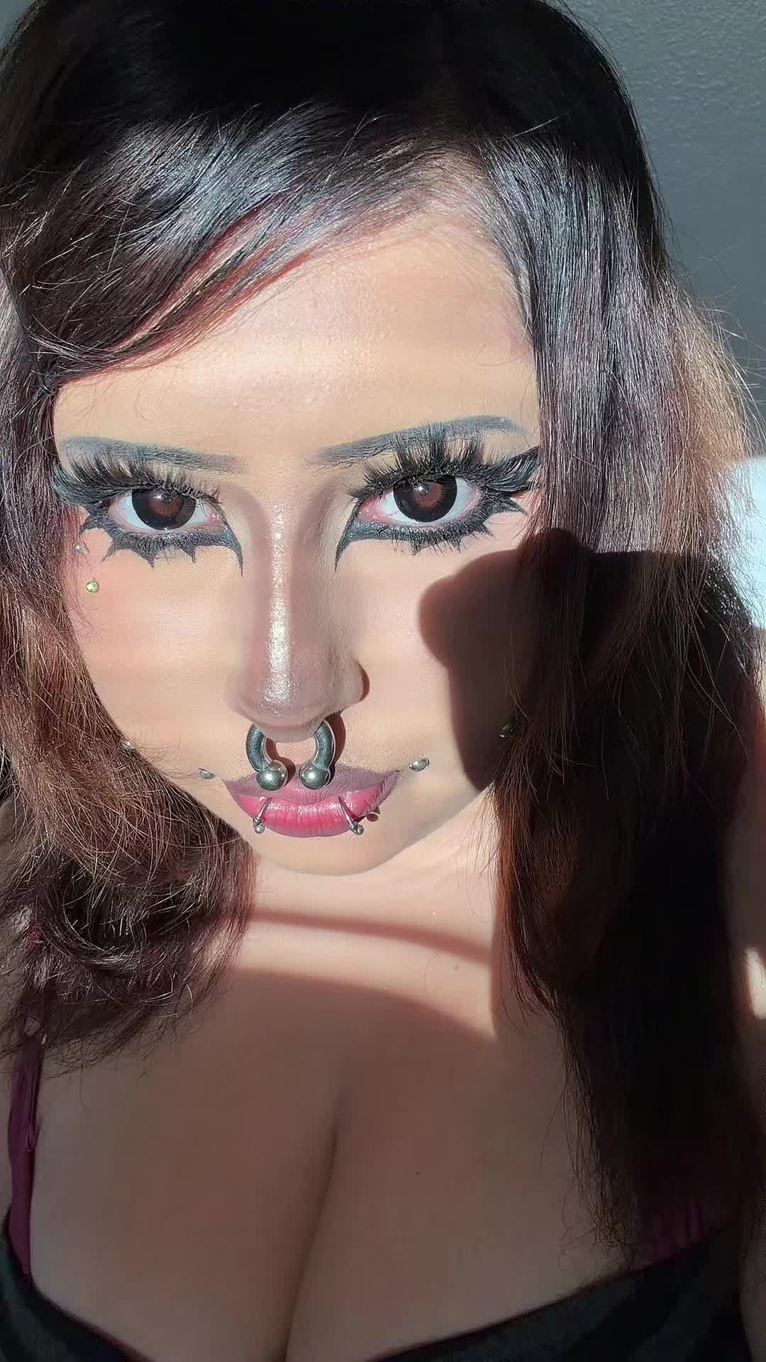 @☣︎