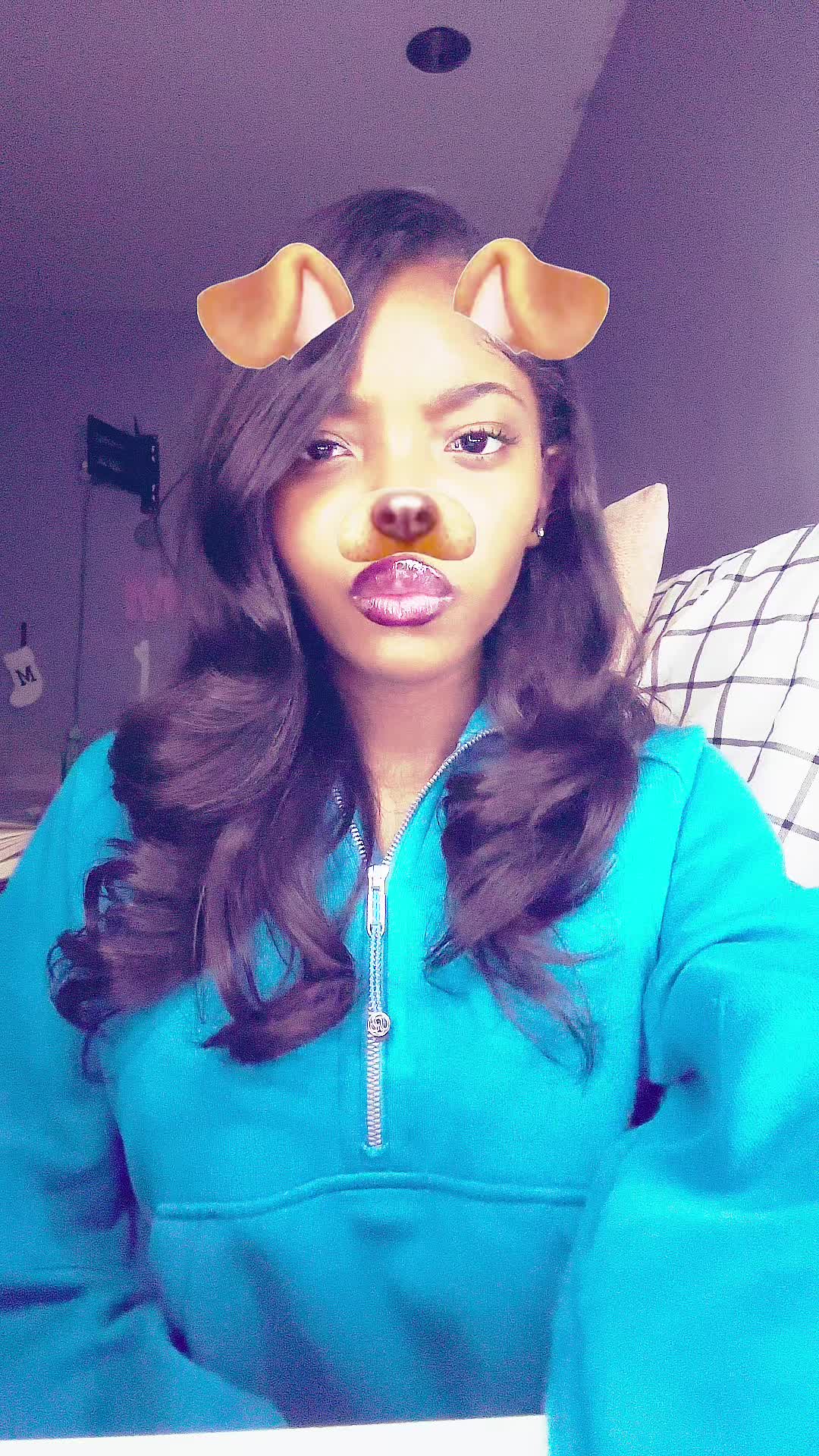@moraa.